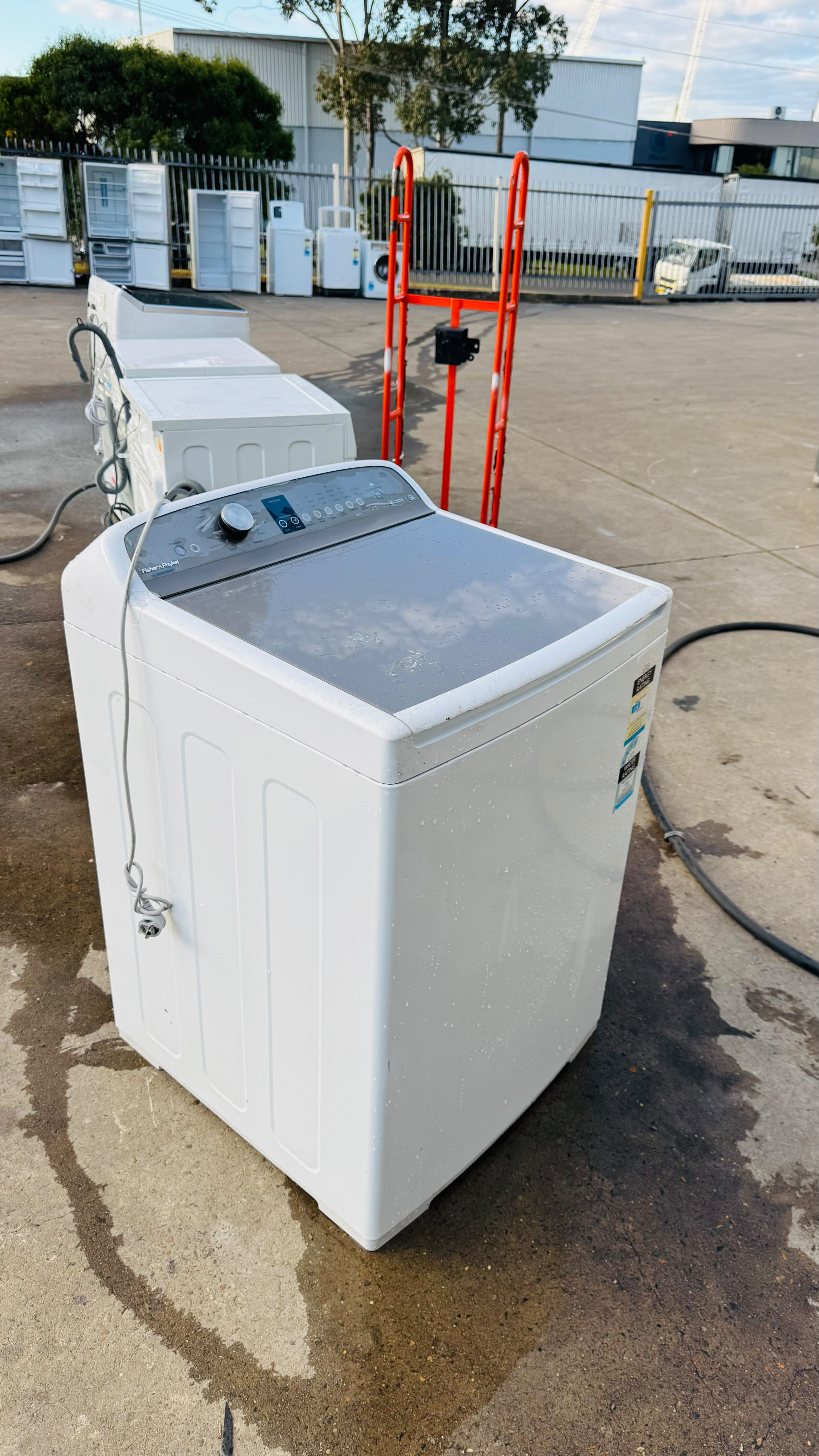 FISHER AND PAYKEL 10KGS TOP LOADER WASHING MACHINE