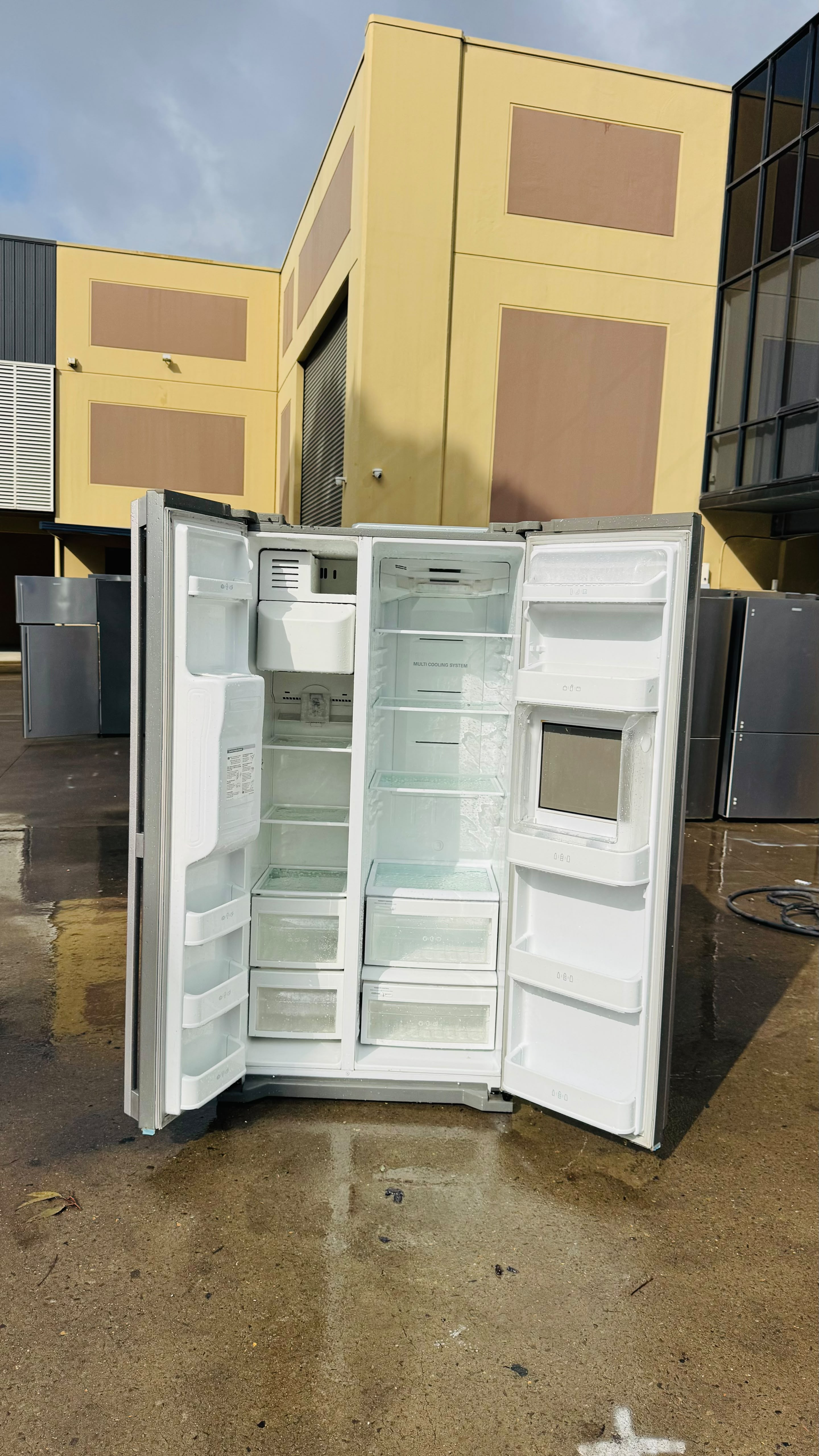 LG 567 LITRES SIDE BY SIDE FRIDGE FREEZER