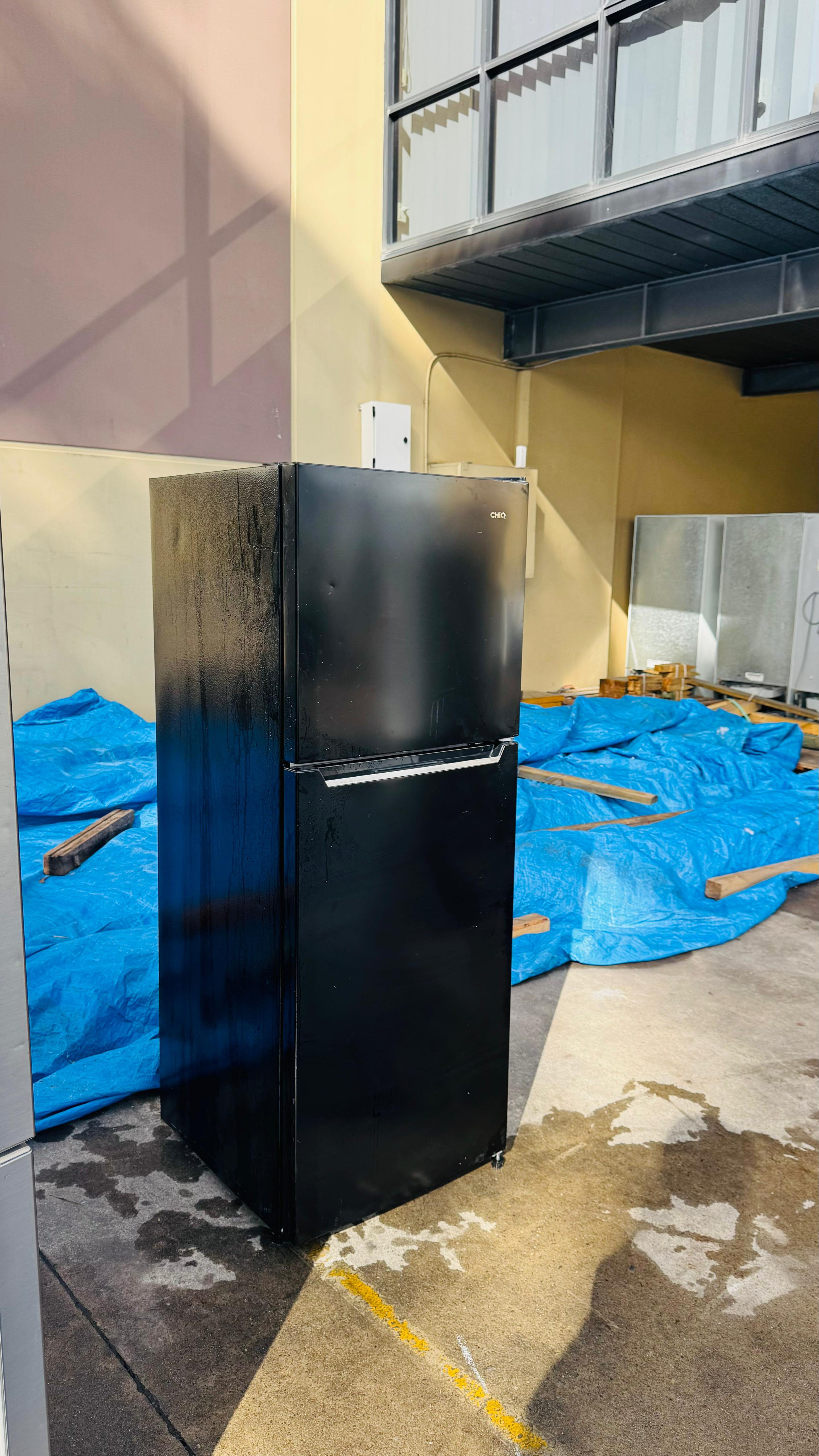 CHIQ 216 LITRES FRIDGE FREEZER