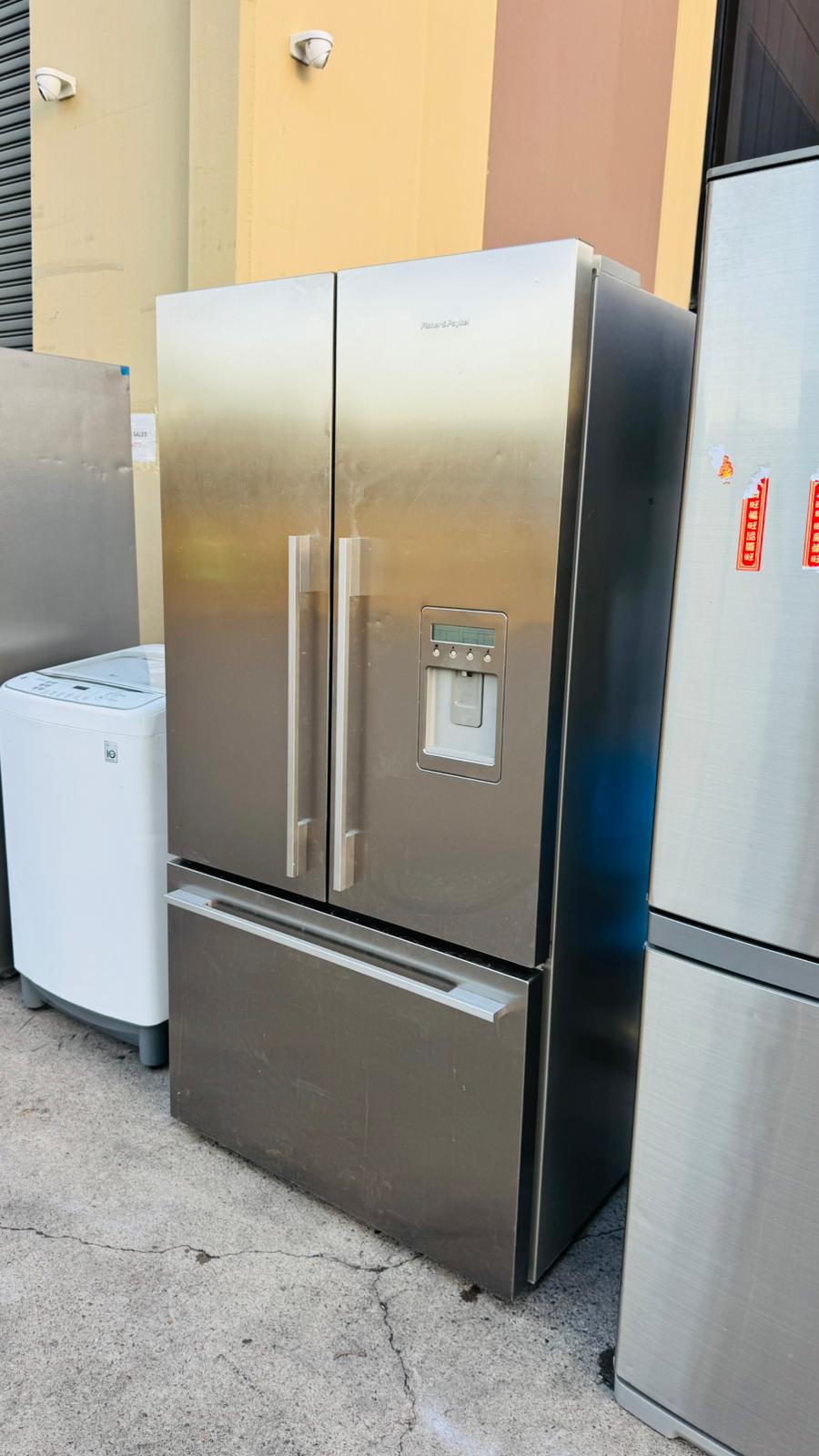 FISHER AND PAYKEL 610 LITRES FRENCH DOOR FRIDGE FREEZER
