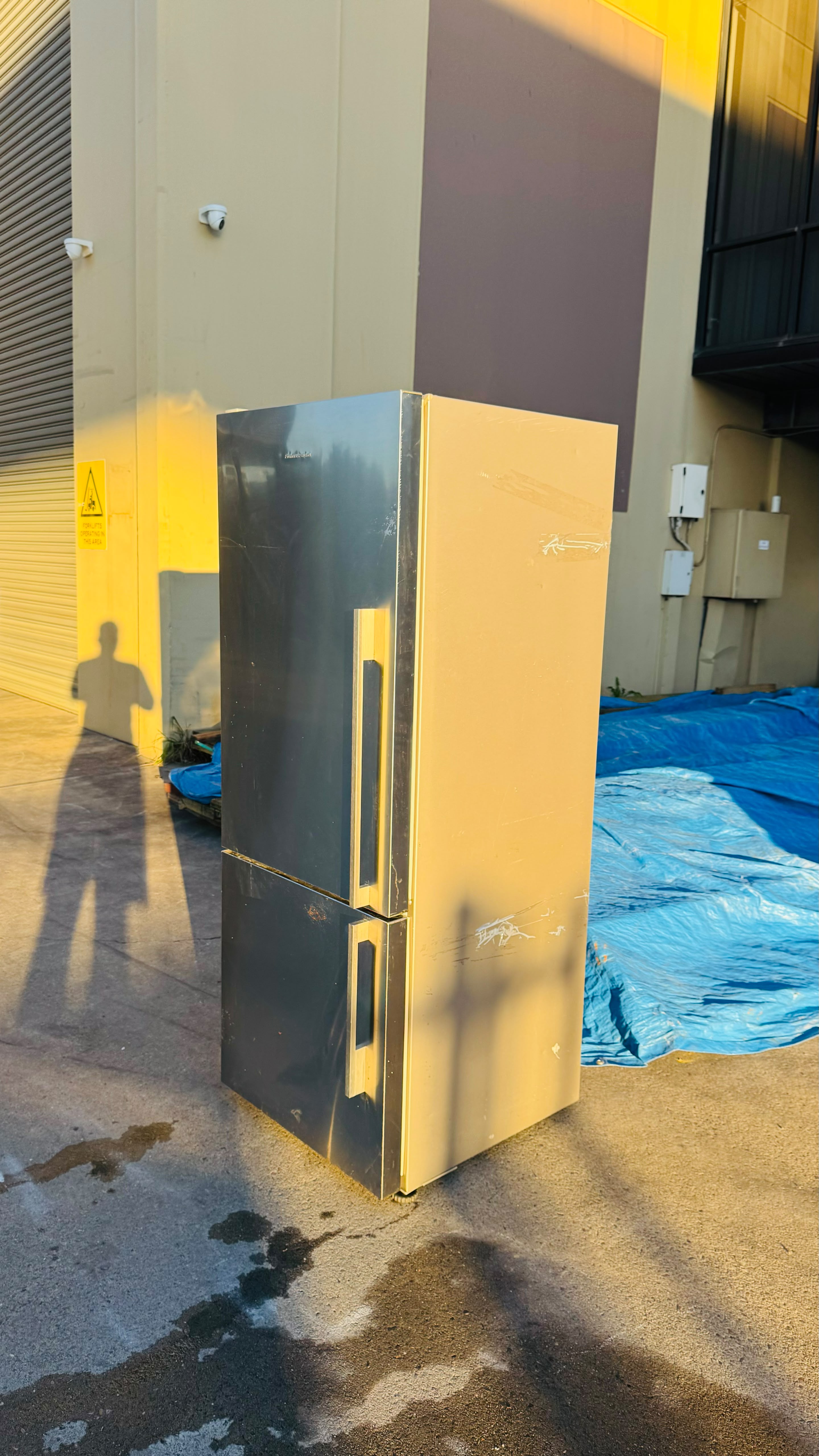 FISHER AND PAYKEL 403 LITRES FRIDGE FREEZER