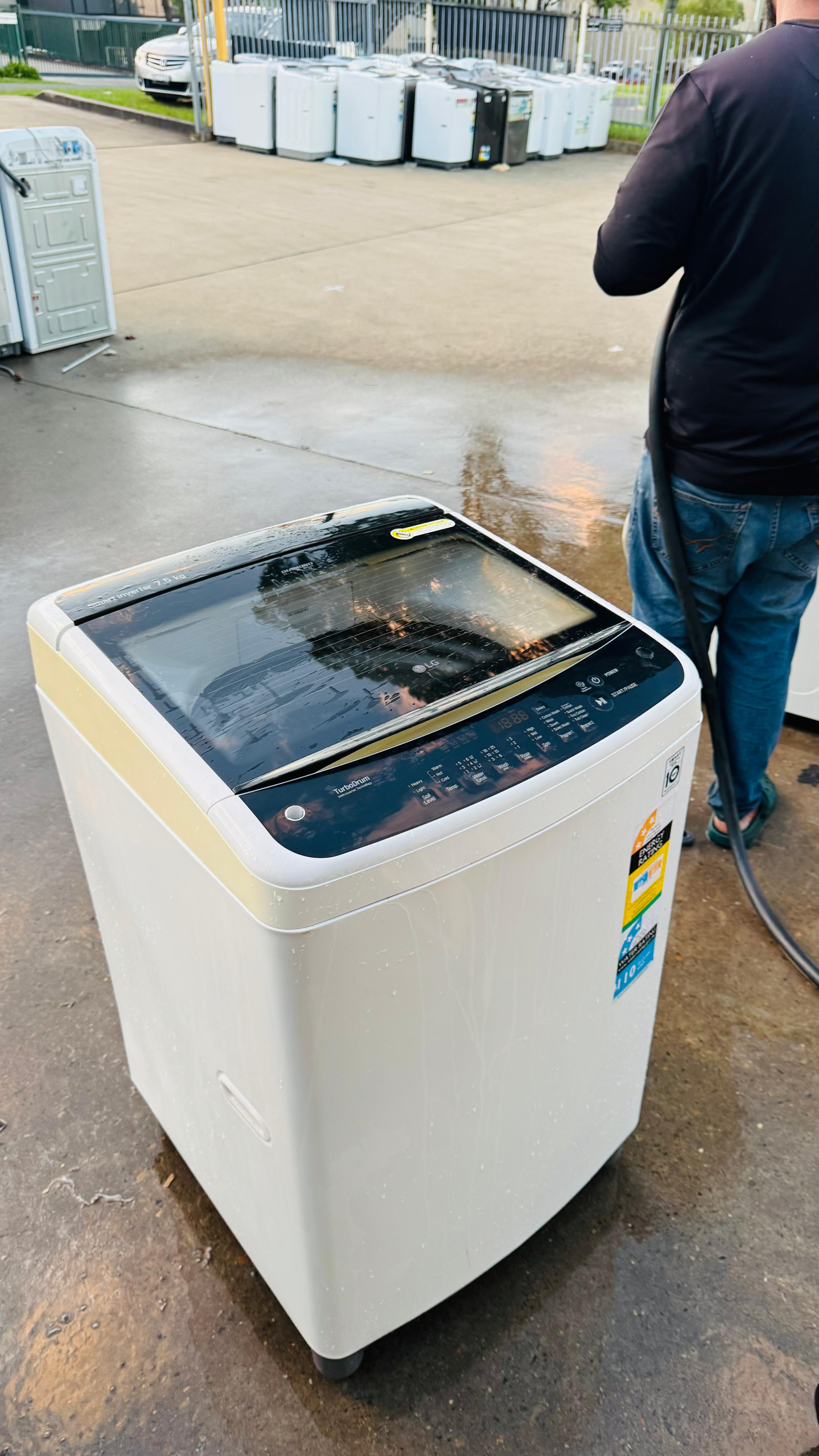 LG 7.5KGS TOP LOADER WASHING MACHINE