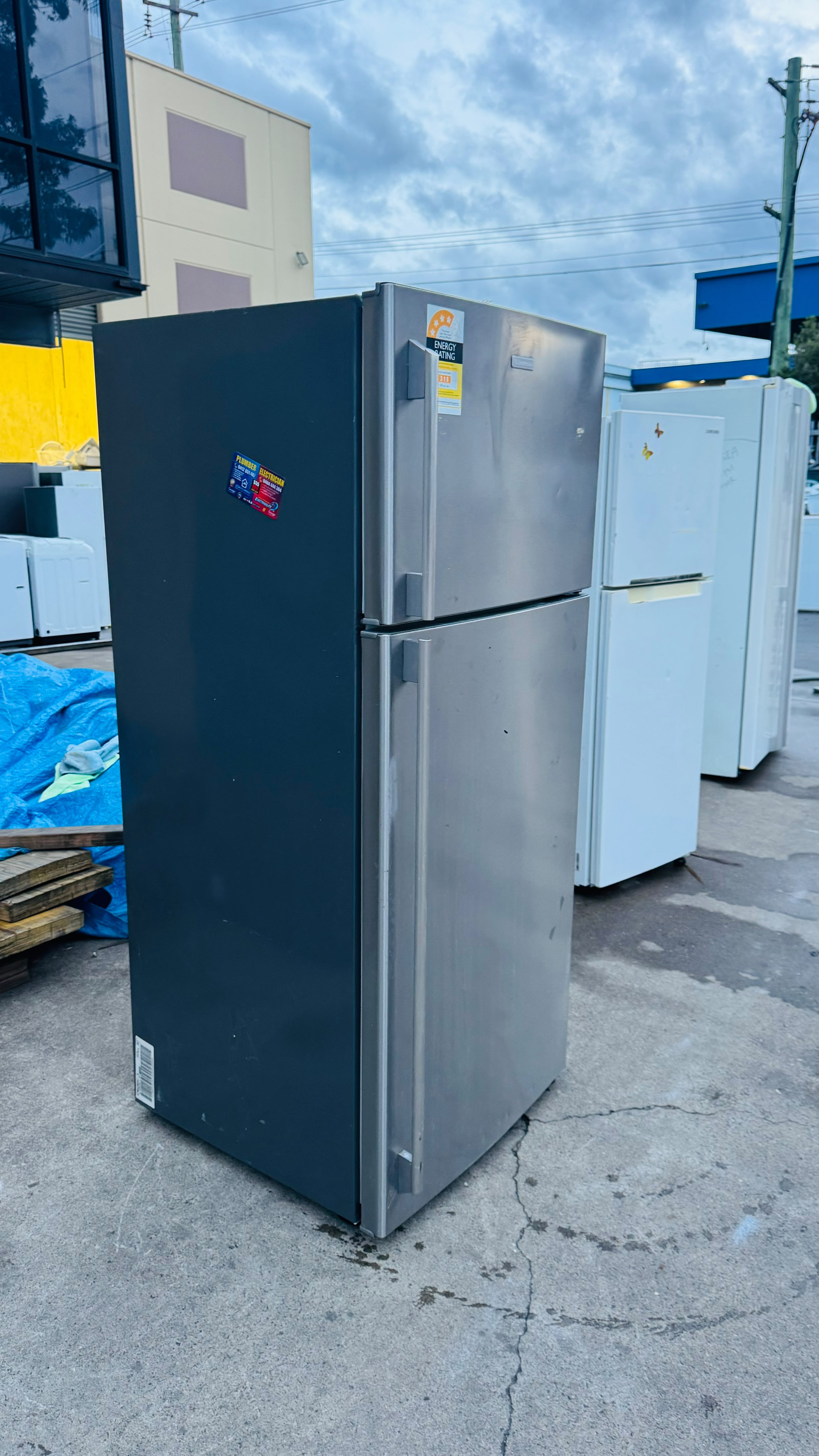 ELECTROLUX 420 LITRES FRIDGE FREEZER