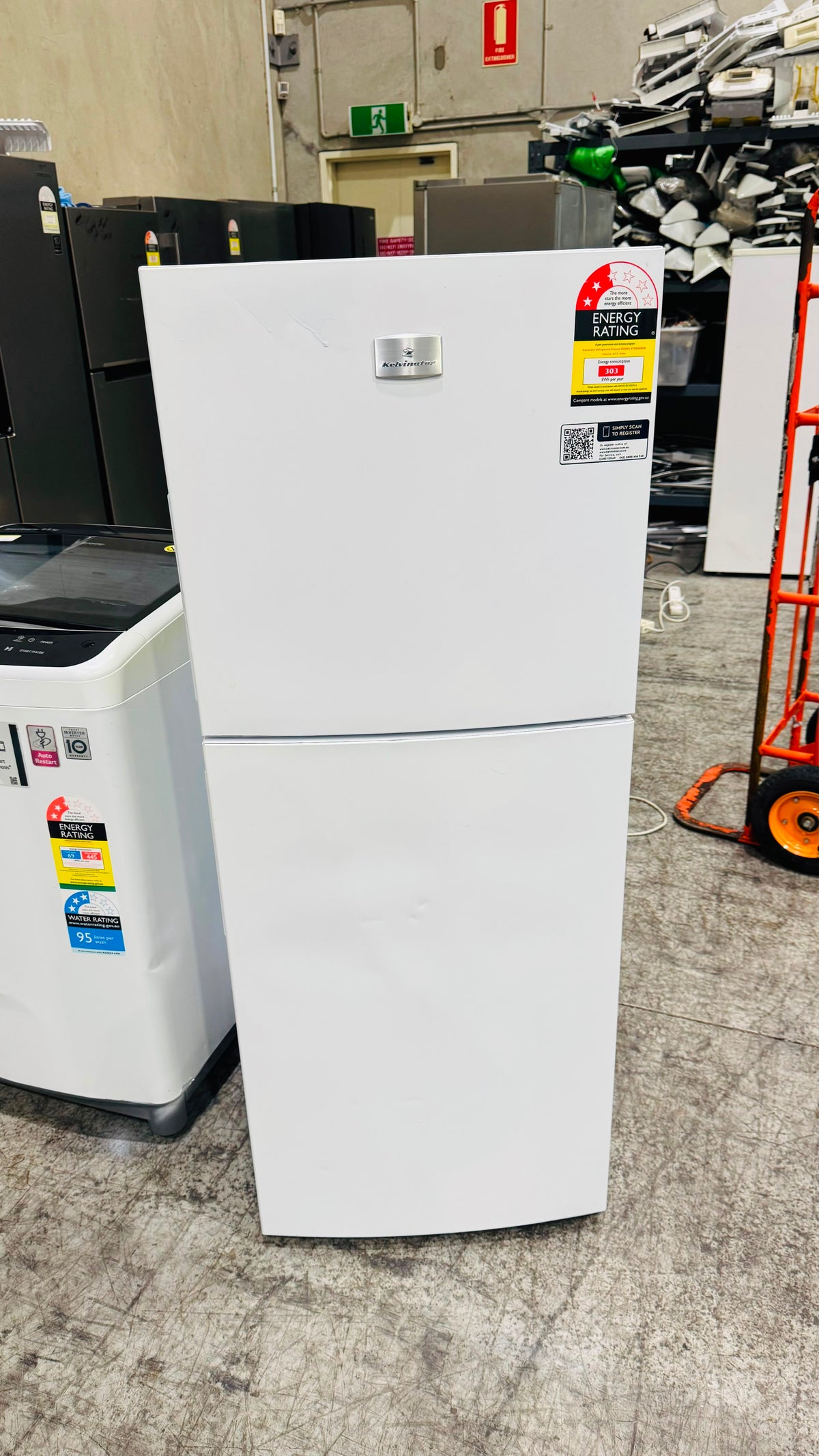 KELVINATOR 231 LITRES FRIDGE FREEZER & LG 6.5KGS TOP LOADER COMBO