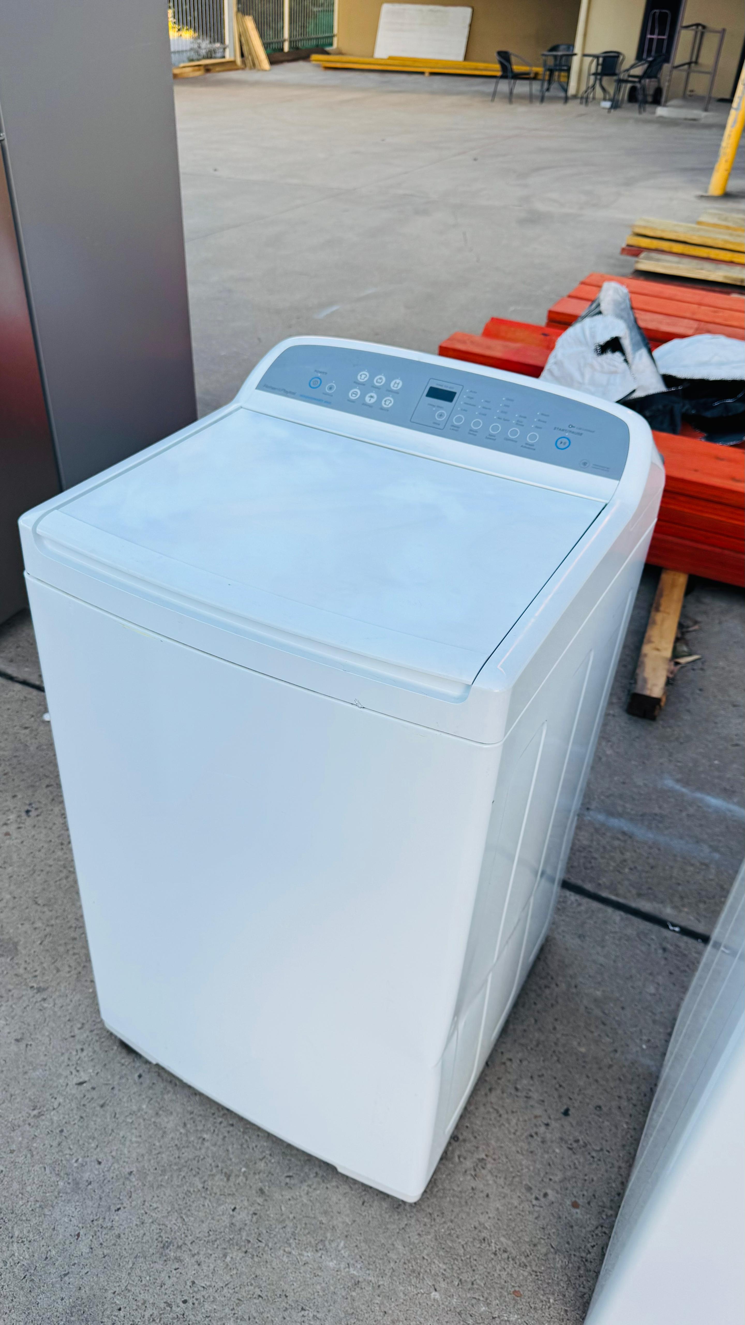 FISHER AND PAYKEL 8KGS TOP LOADER WASHING MACHINE