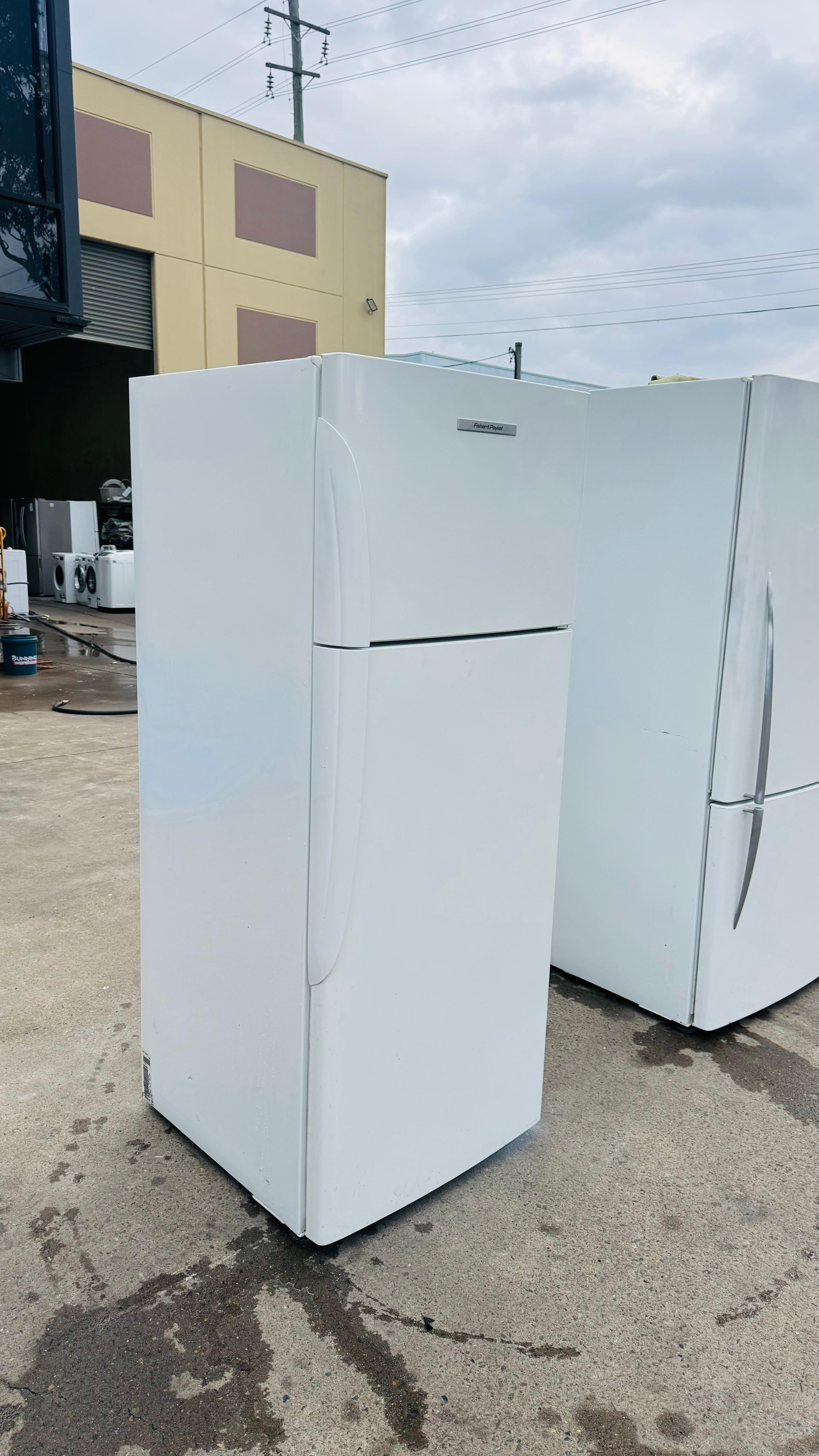 FISHER AND PAYKEL 380 LITRES FRIDGE FREEZER