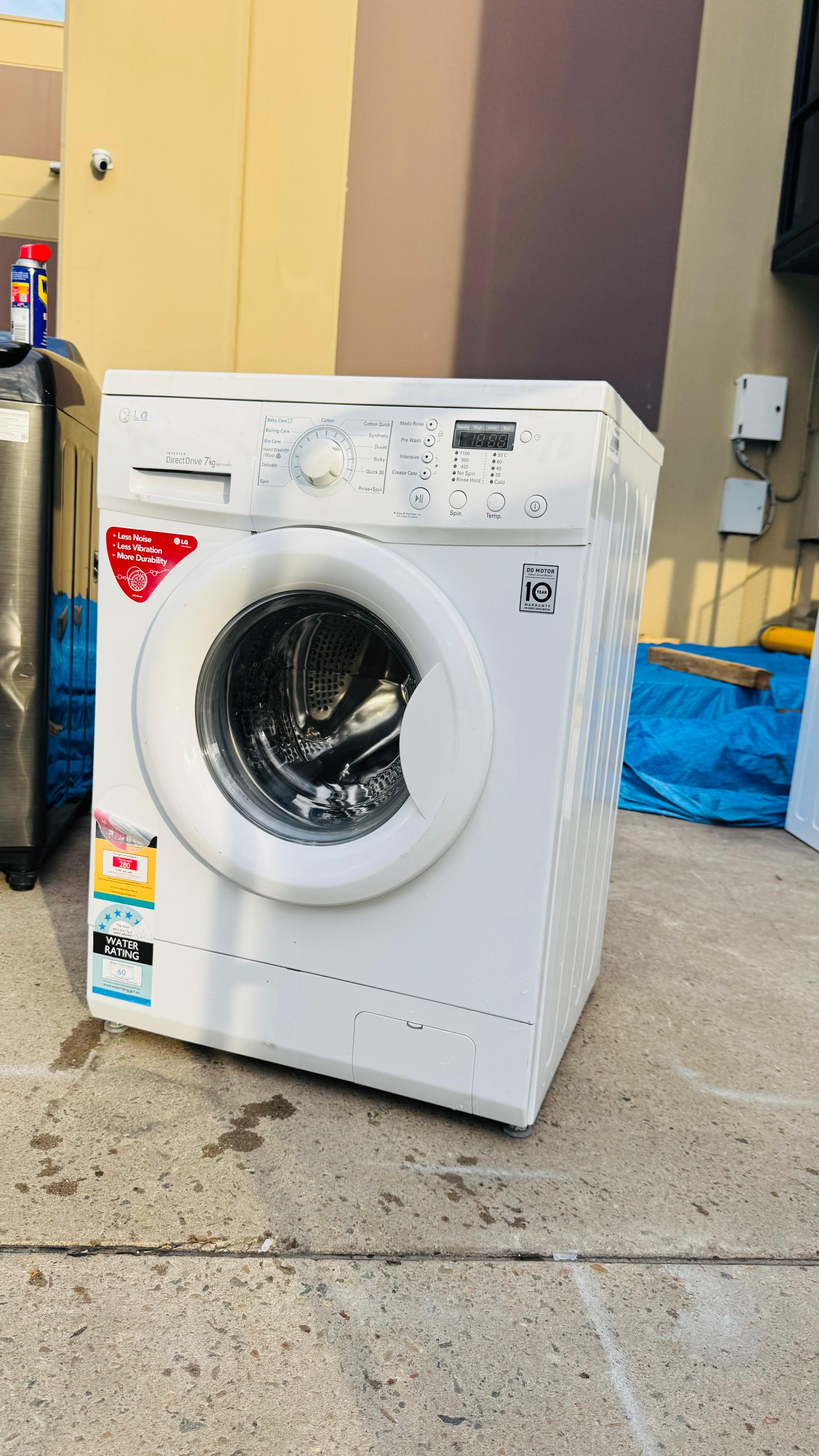 LG 7KGS FRONT LOADER WASHING MACHINE