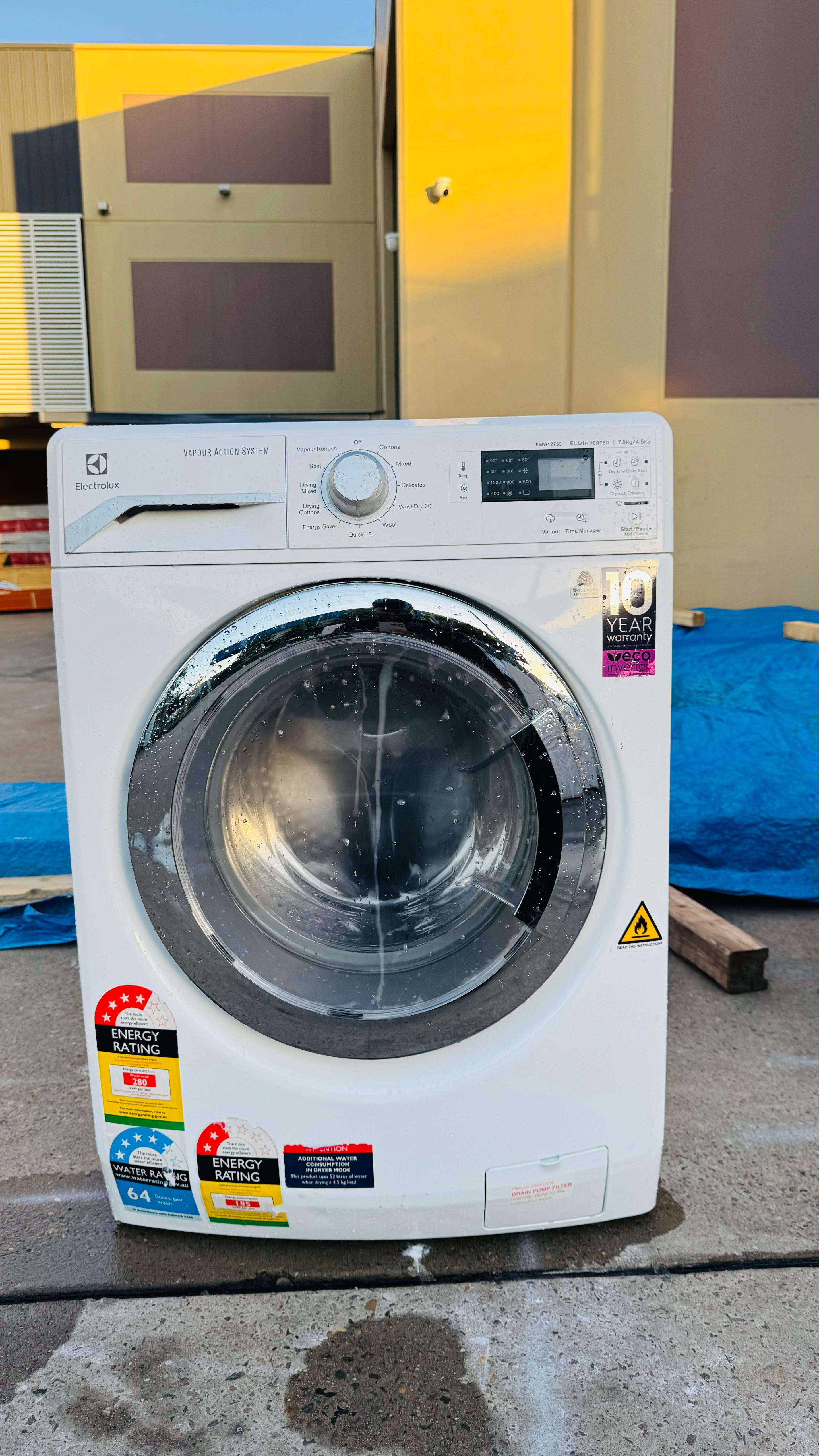 ELECTROLUX 7.5KGS FRONT LOADER WASHING MACHINE
