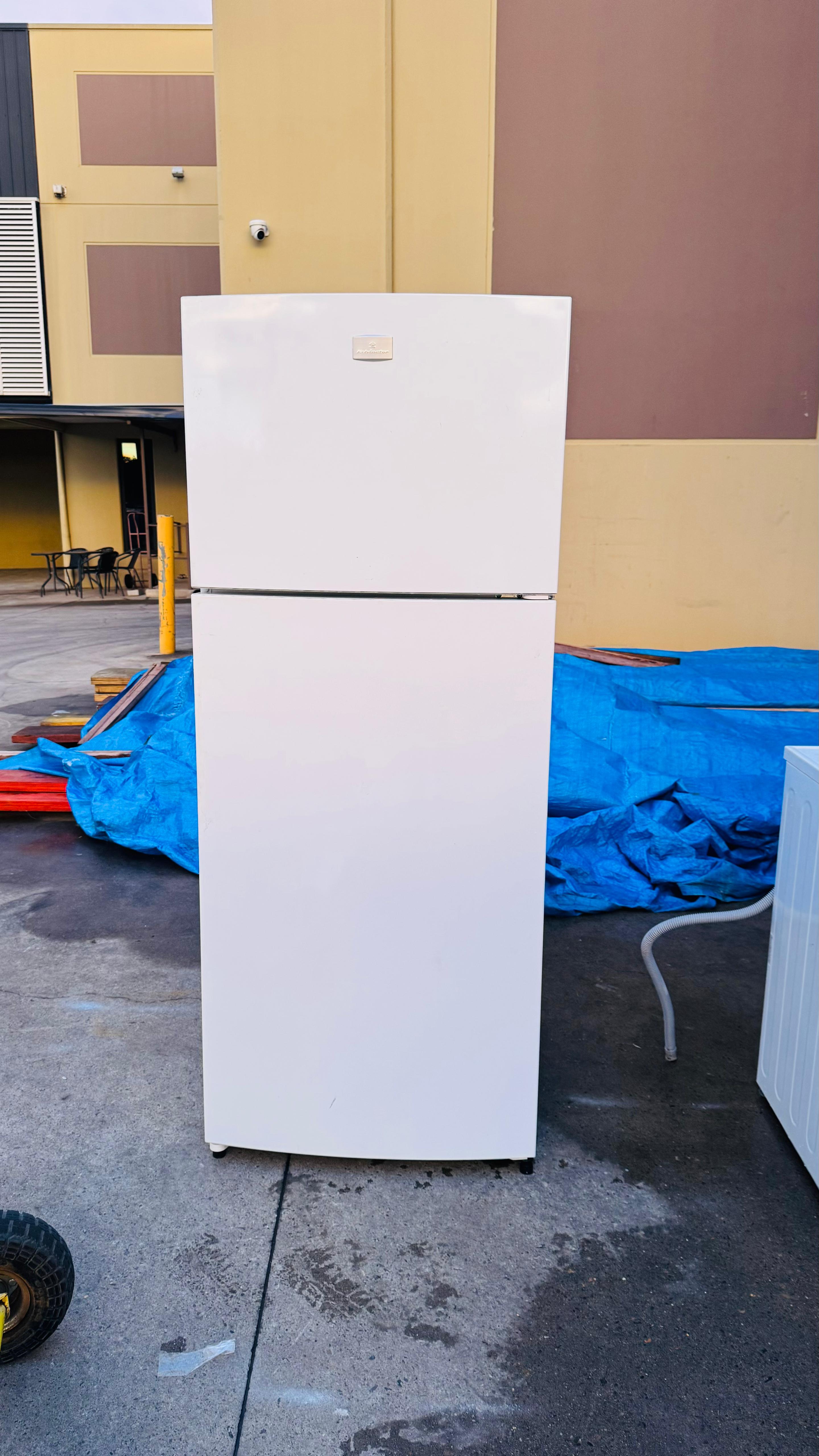 KELVINATOR 461 LITRES FRIDGE FREEZER