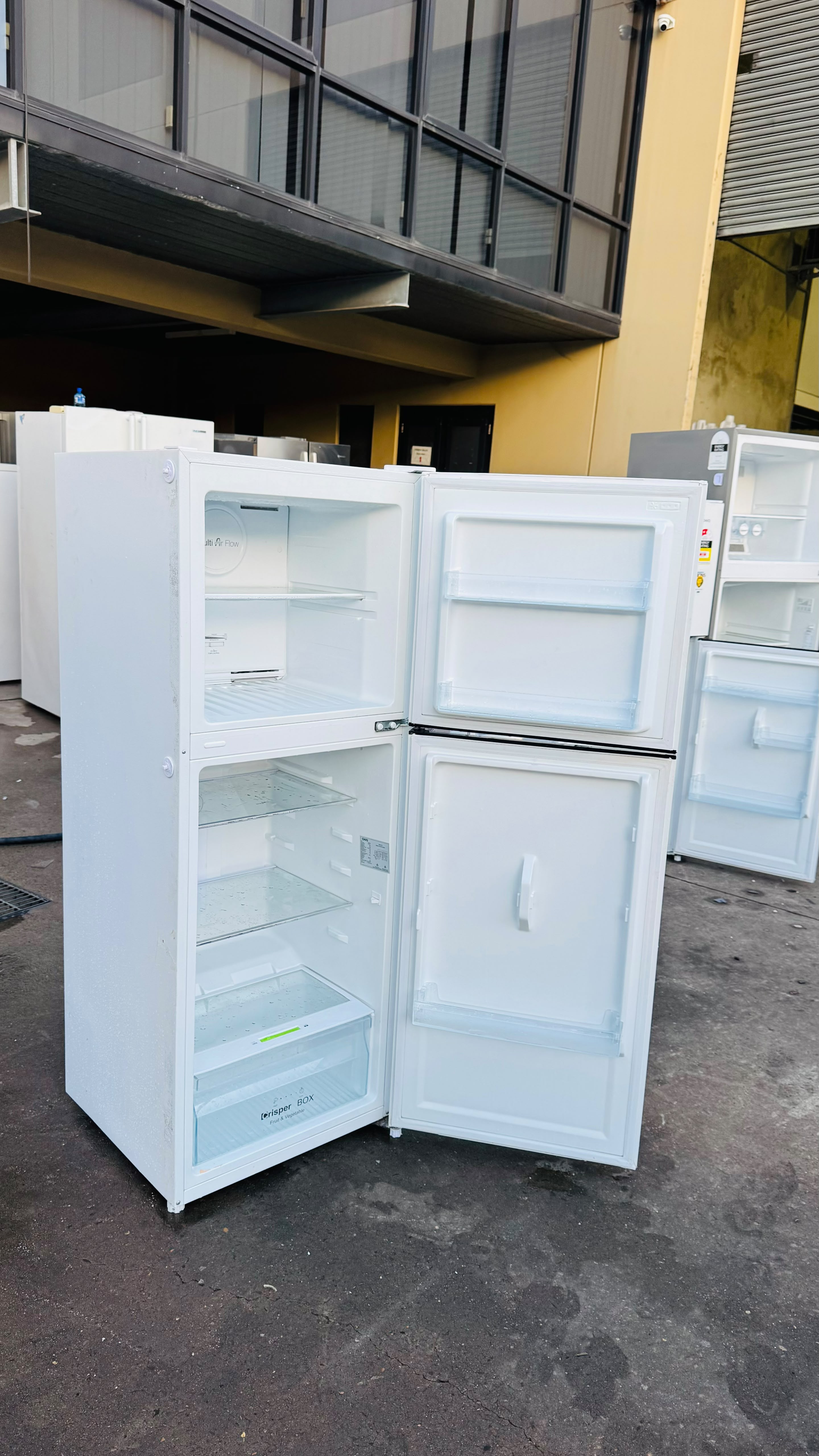 CHIQ 202 LITRES FRIDGE FREEZER