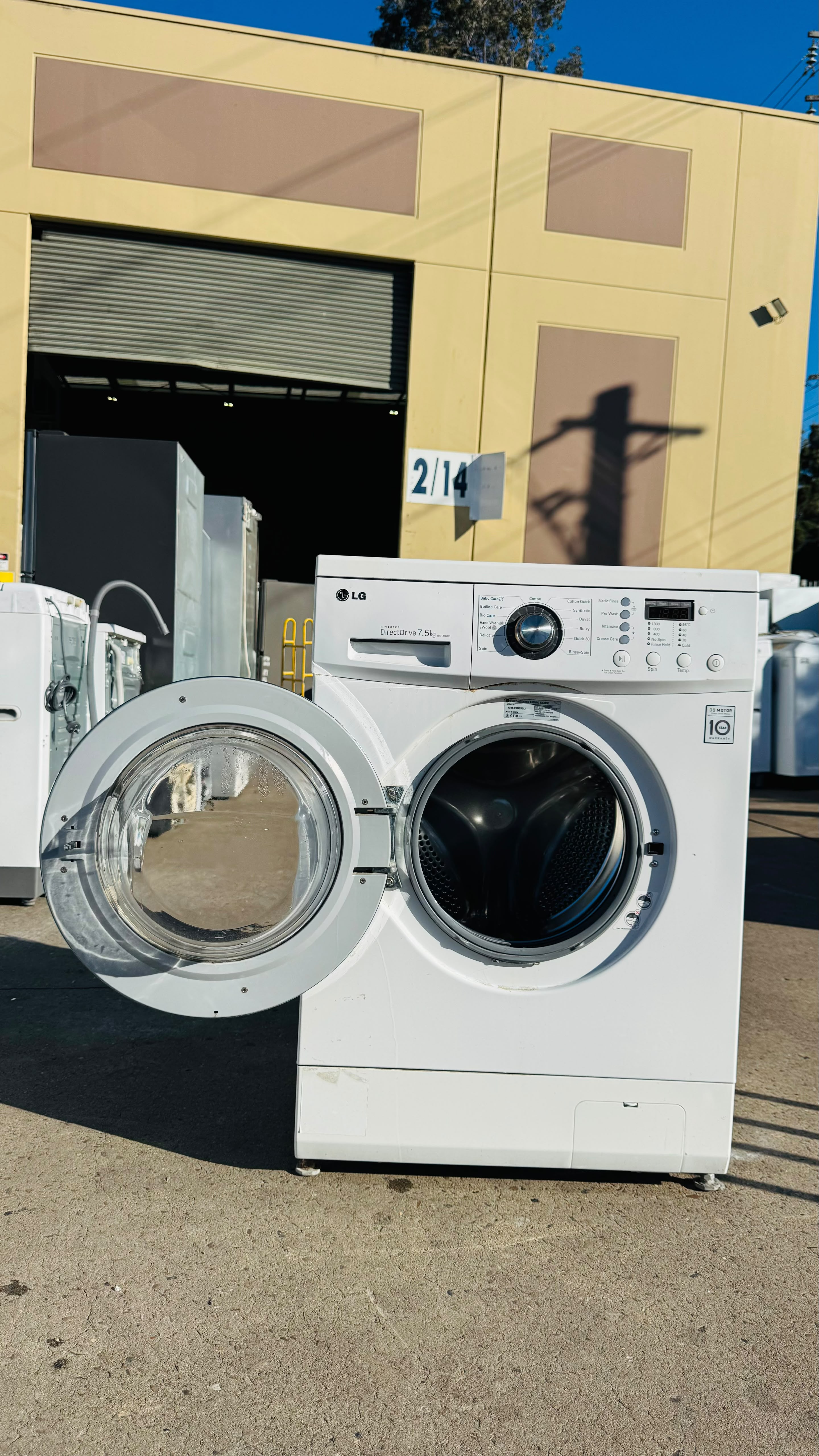 LG 7.5KGS FRONT LOADER WASHING MACHINE