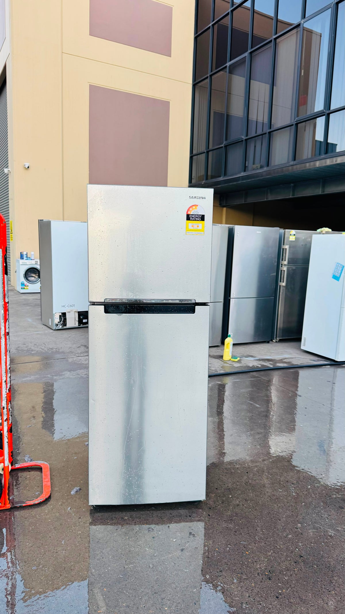 SAMSUNG 320 LITRES FRIDGE FREEZER
