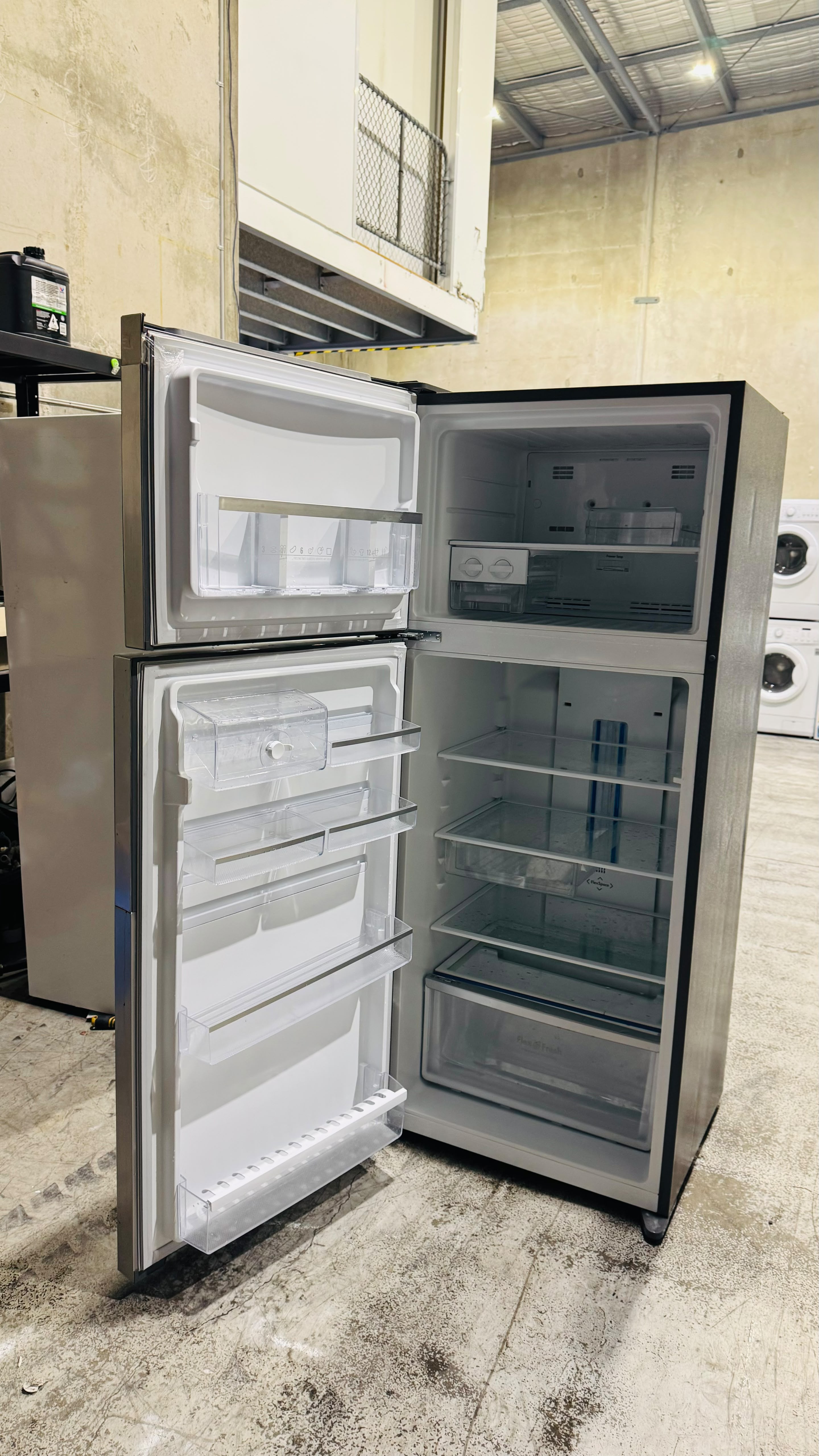 WESTINGHOUSE 462 LITRES FRIDGE FREEZER