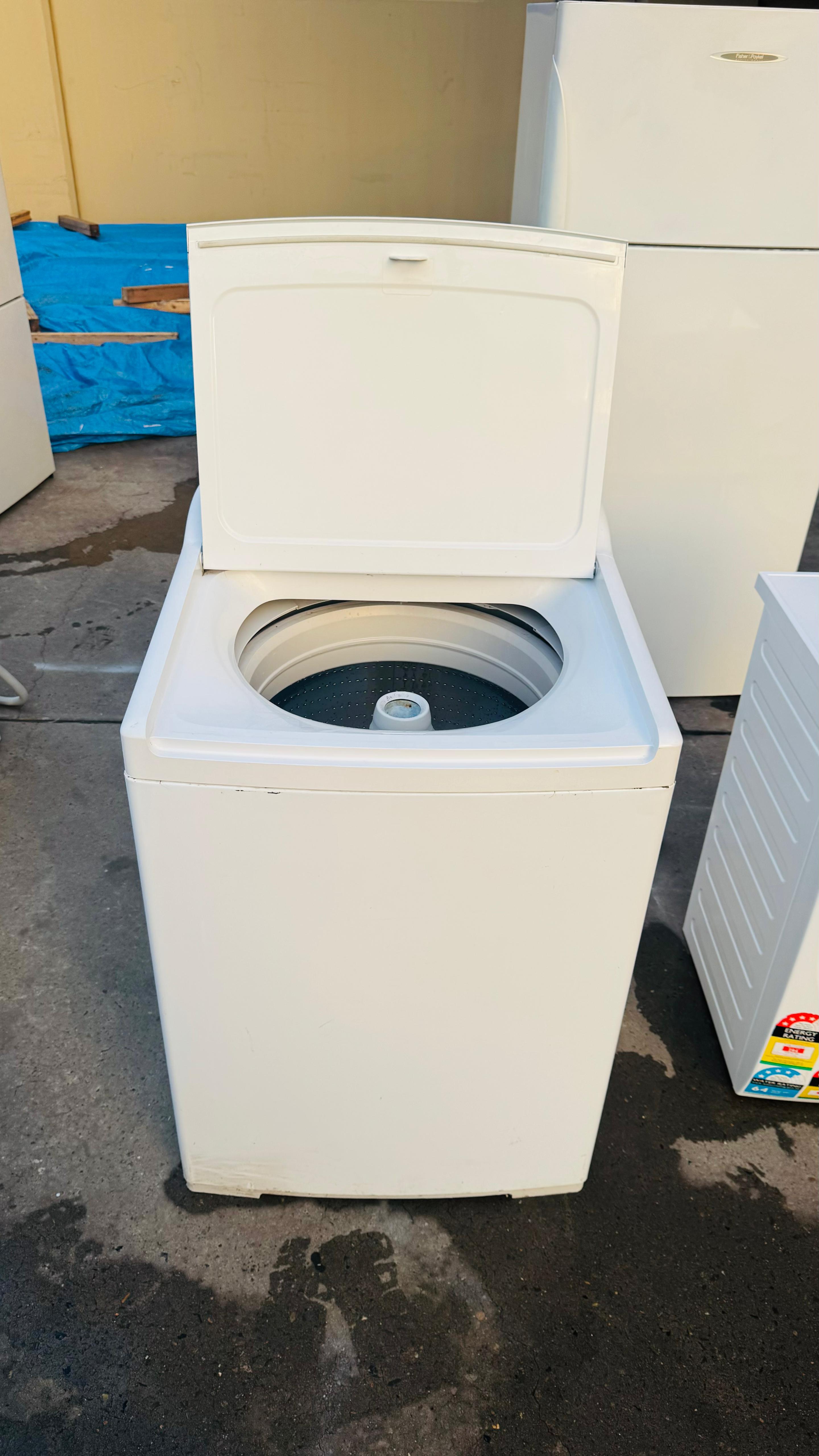 FISHER AND PAYKEL 10KGS TOP LOADER WASHING MACHINE