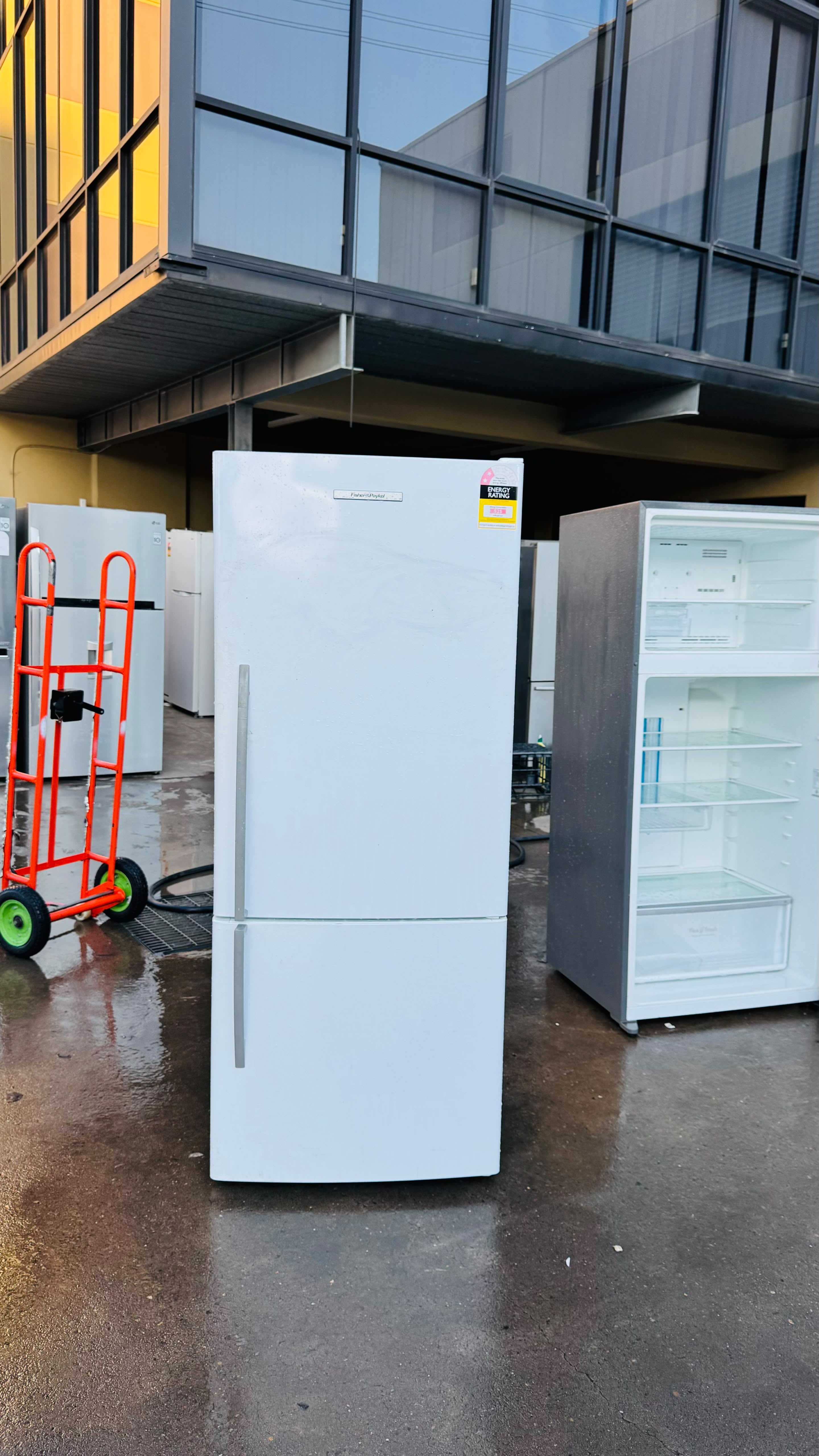 FISHER AND PAYKEL 442 LITRES FRIDGE FREEZER