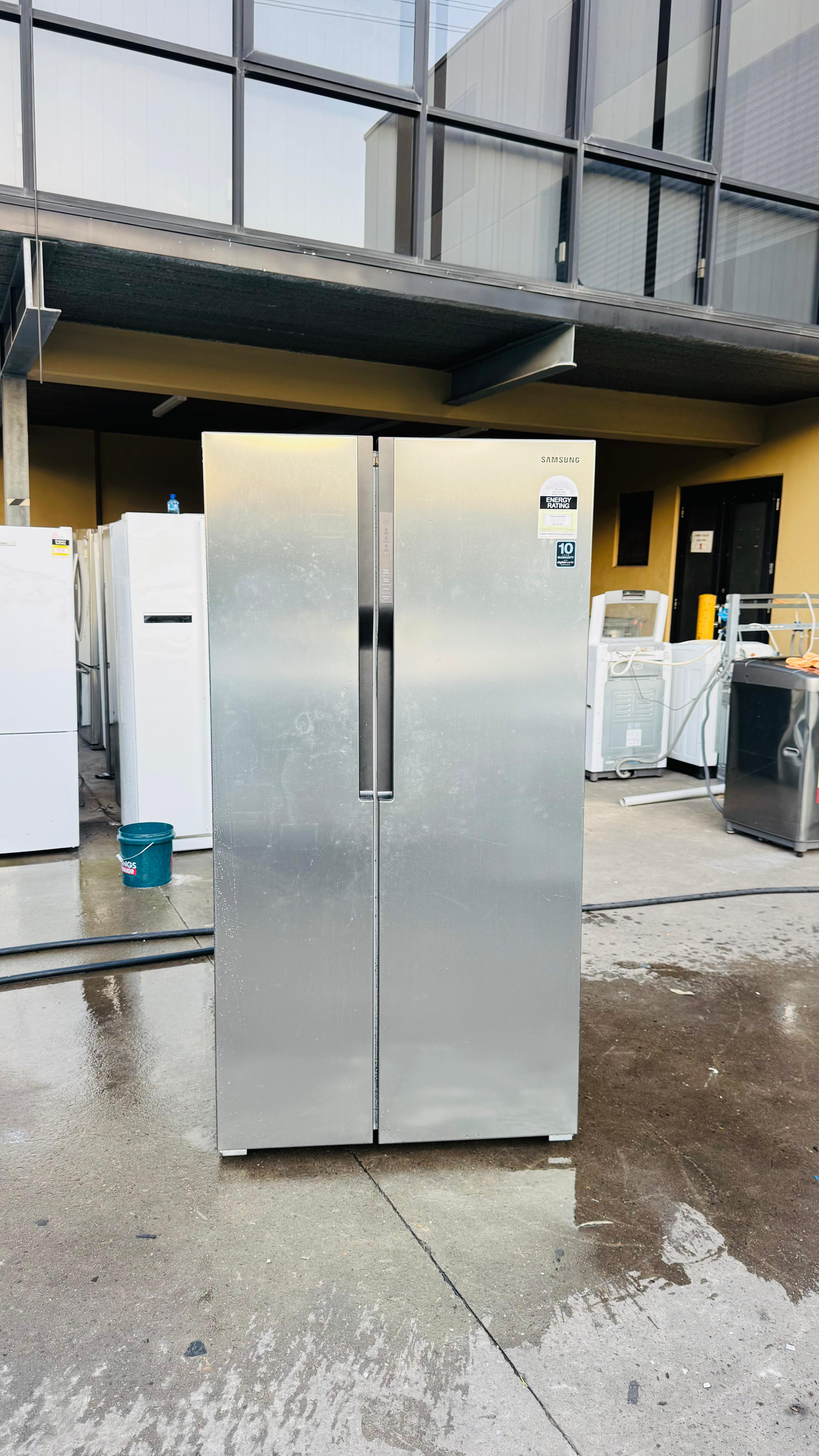 SAMSUNG 584 LITRES SIDE BY SIDE DOOR FRIDGE FREEZER