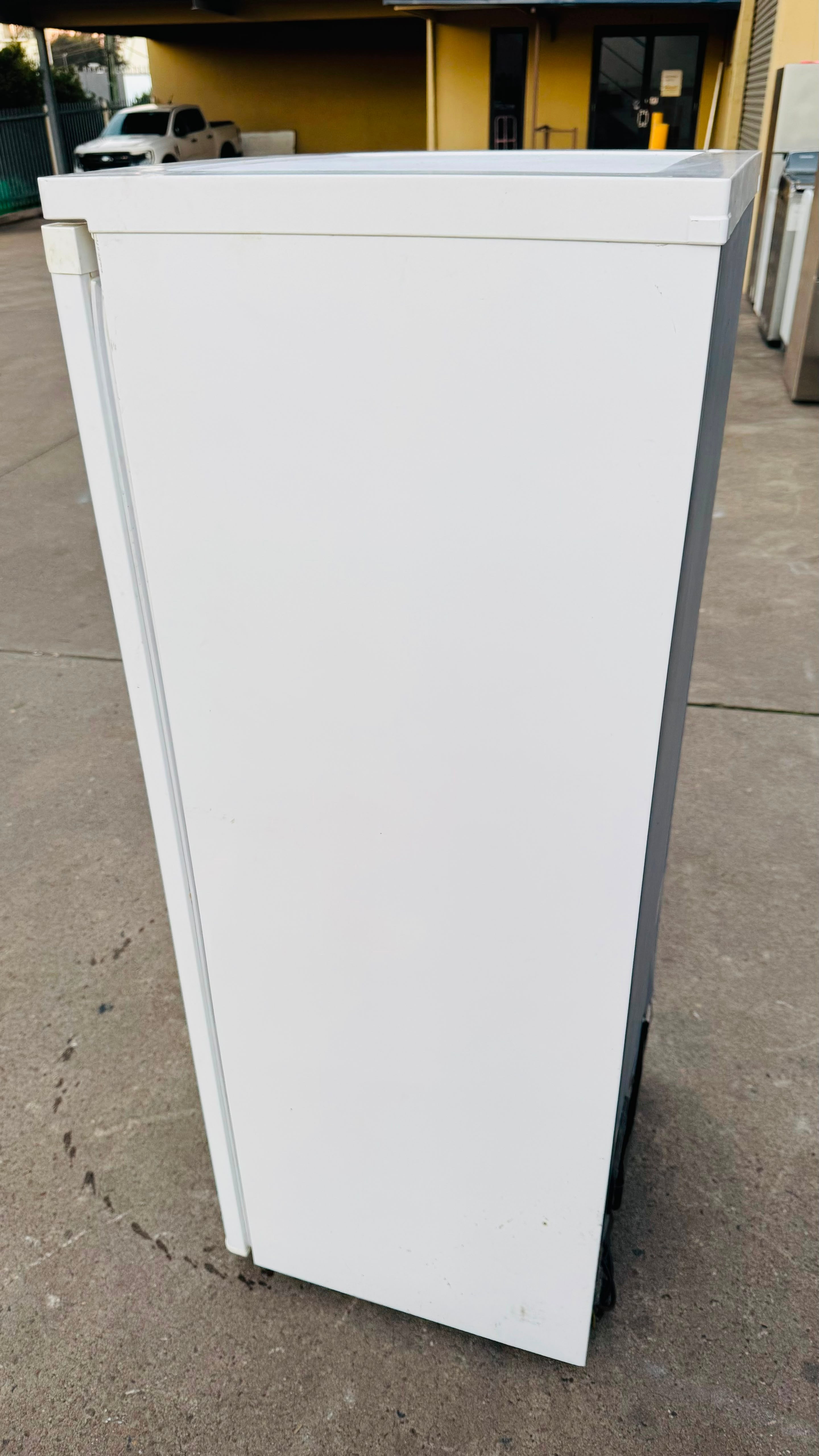WESTINGHOUSE 230 LITRES FREEZER ONLY