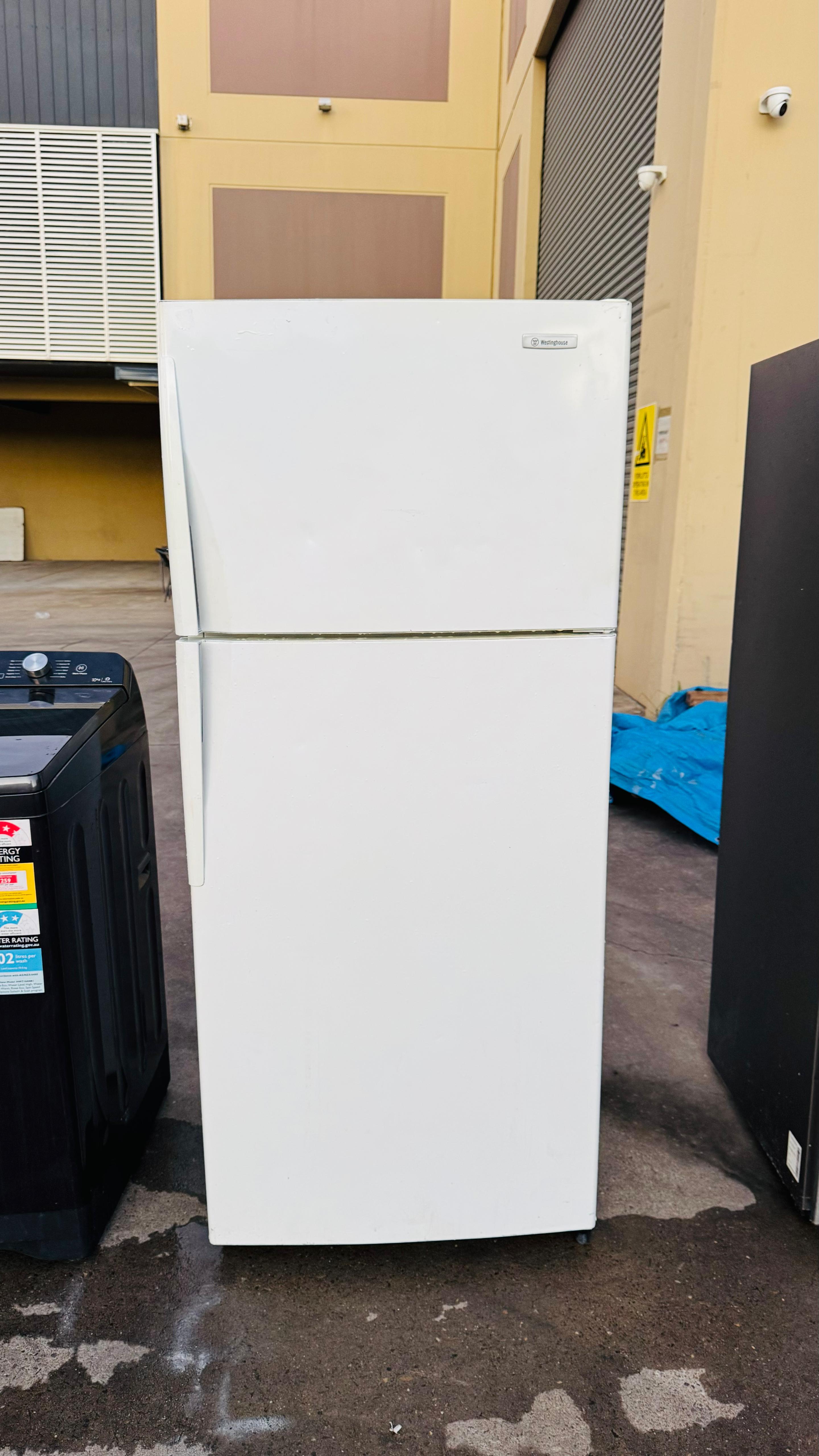 WESTINGHOUSE 420 LITRES FRIDGE FREEZER