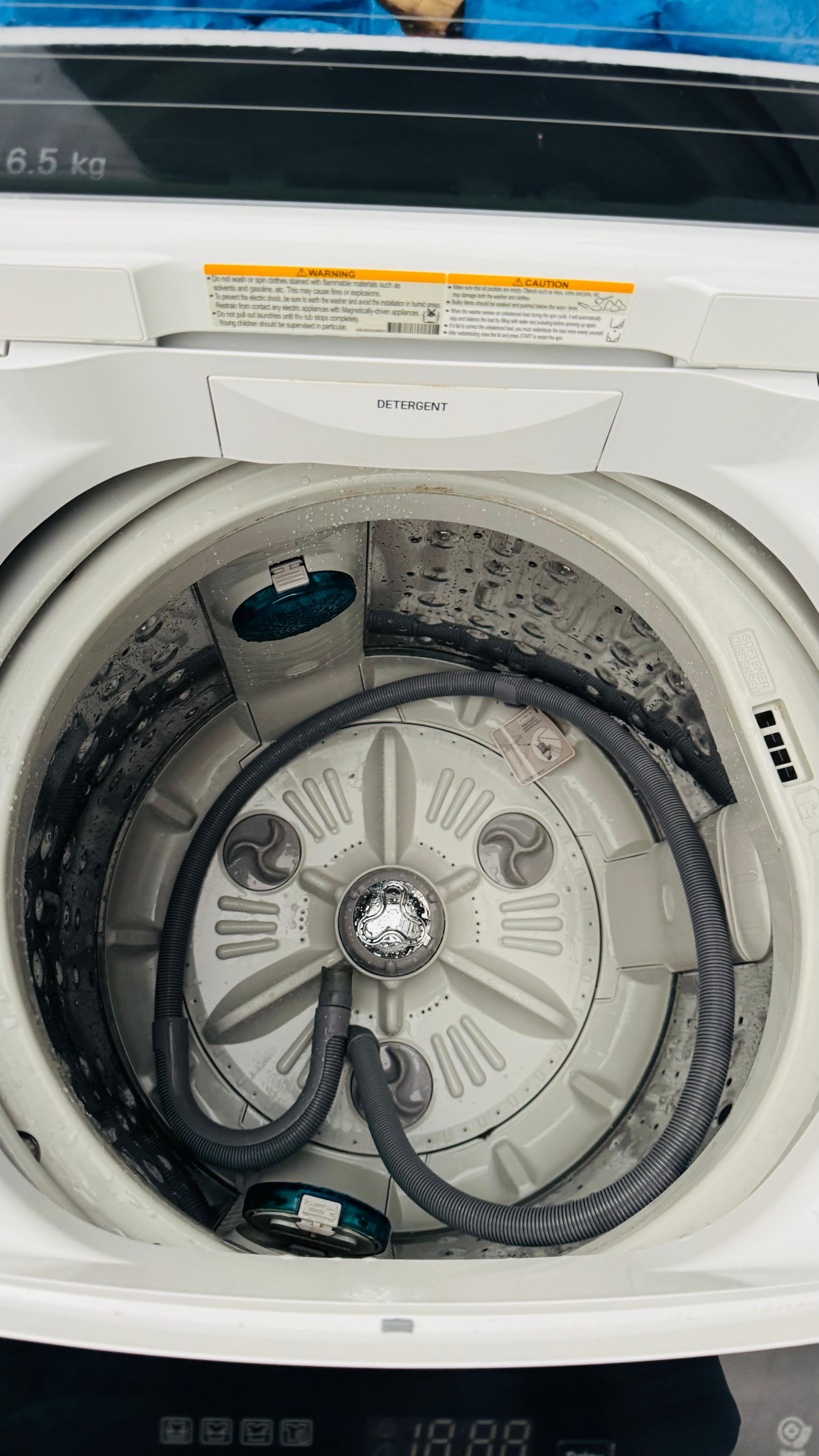 LG 6.5KGS TOP LOADER WASHING MACHINE