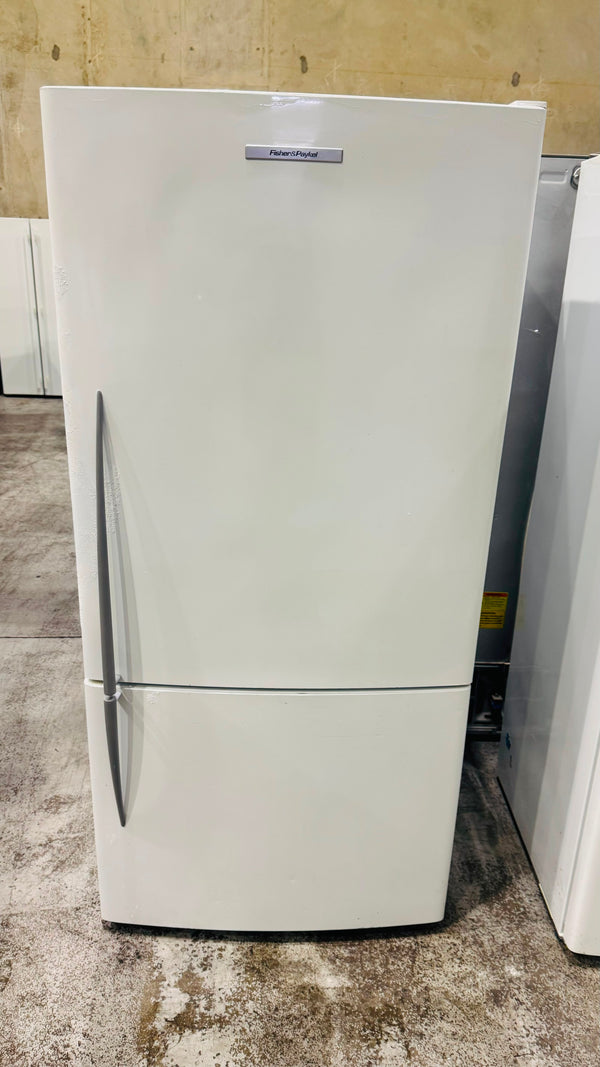 FISHER AND PAYKEL 519 LITRES FRIDGE FREEZER