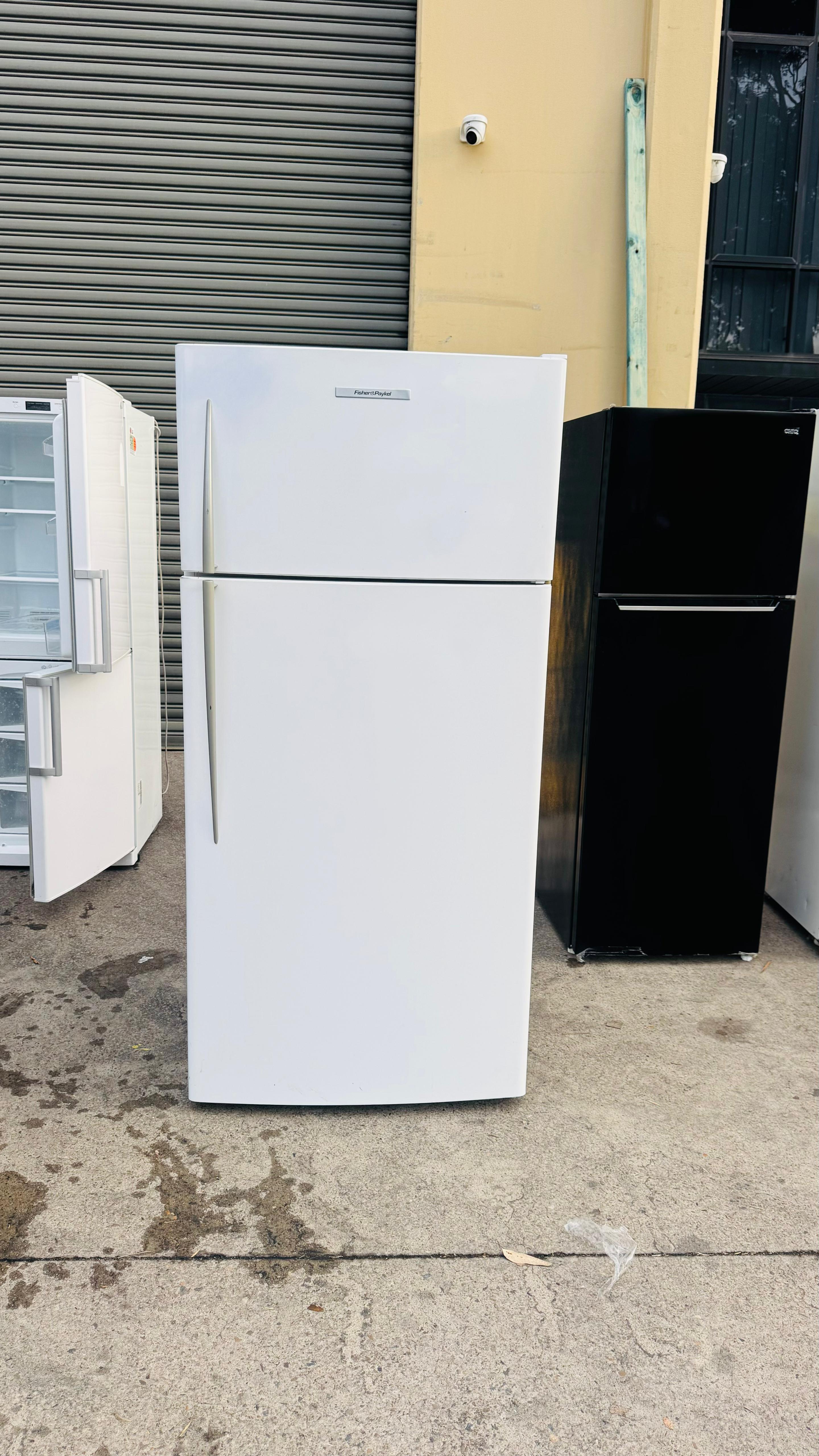 FISHER AND PAYKEL 517 LITRES FRIDGE FREEZER