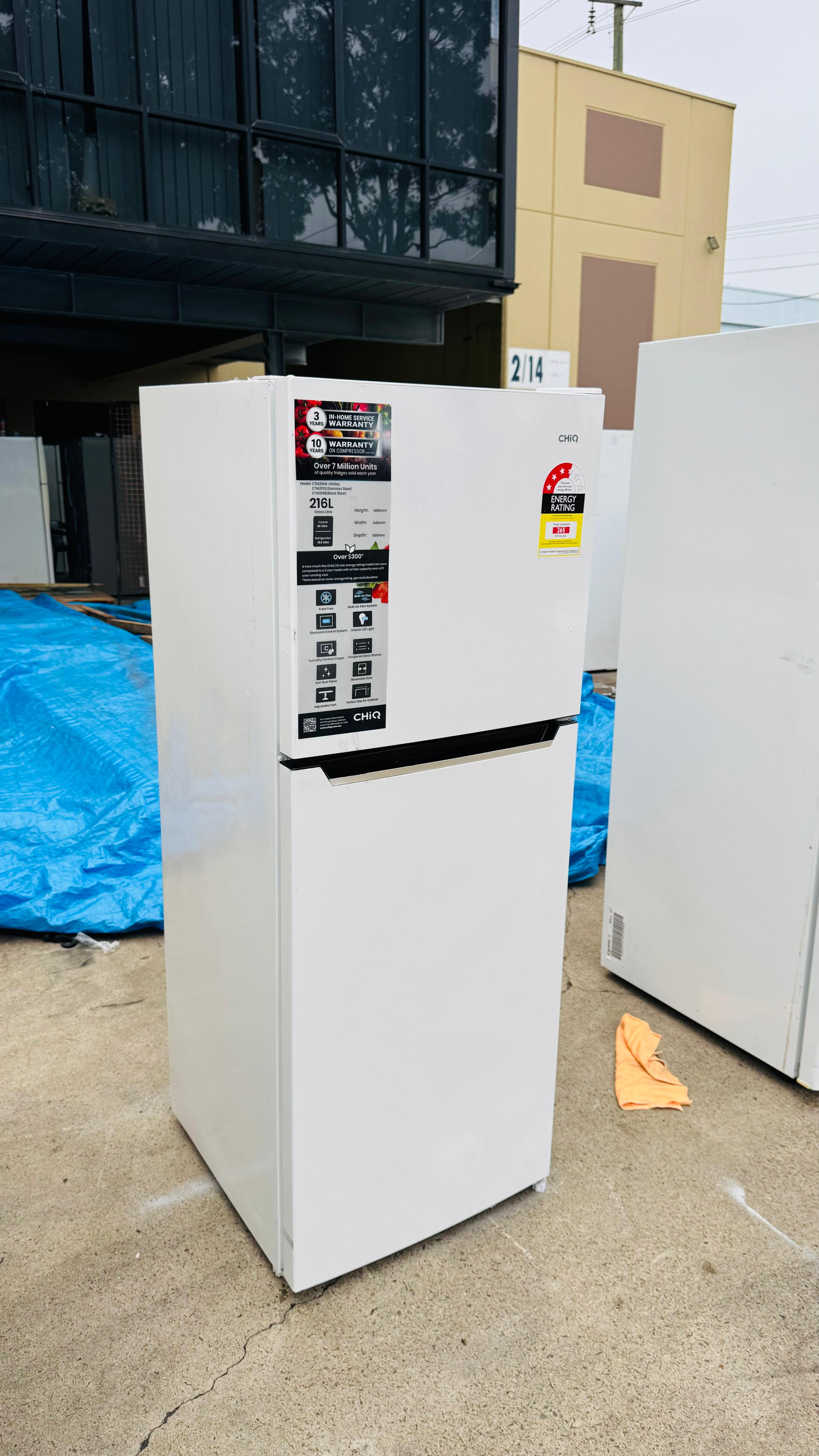 CHIQ 216 LITRES FRIDGE FREEZER