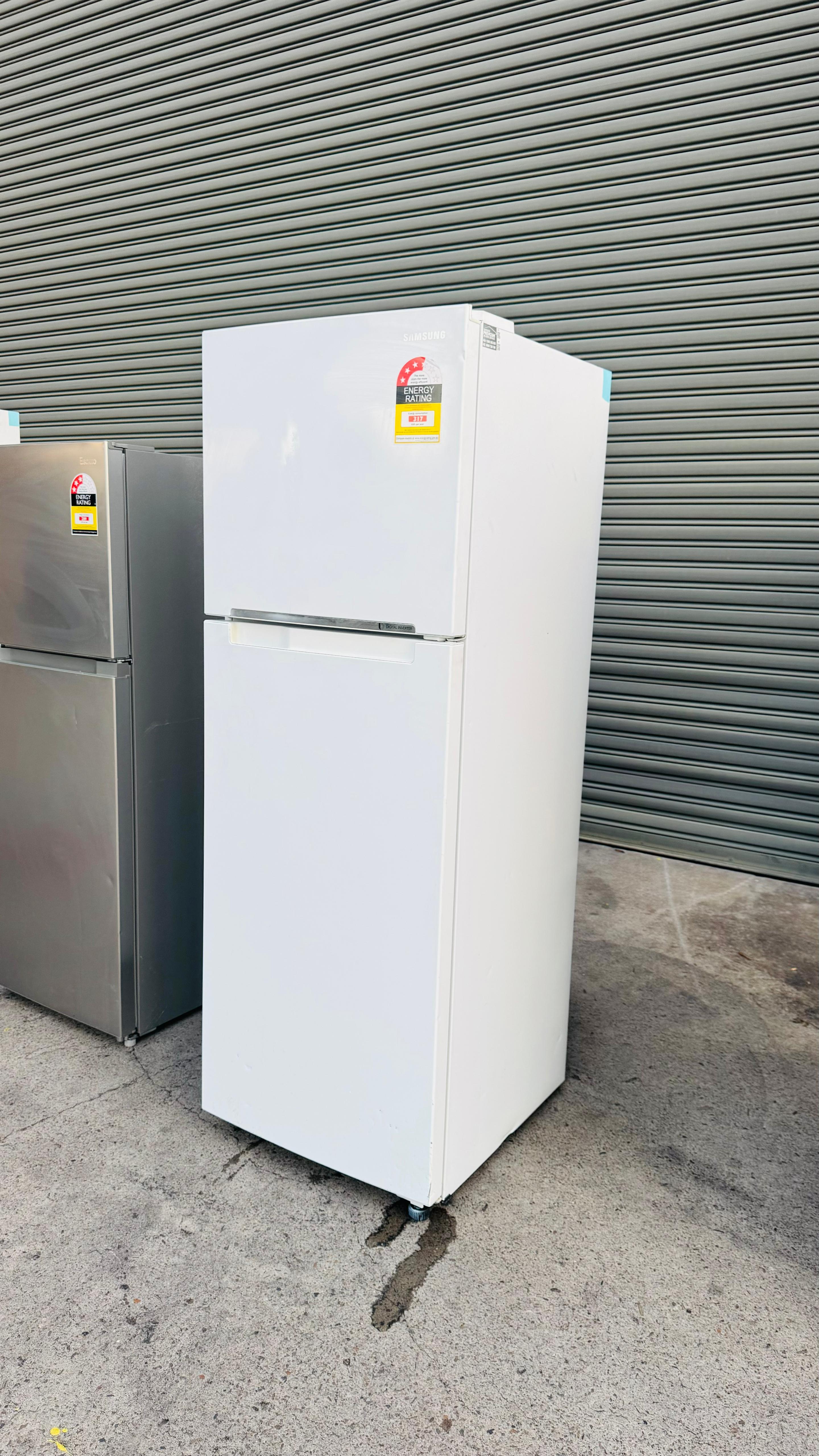 SAMSUNG 343 LITRES FRIDGE FREEZER