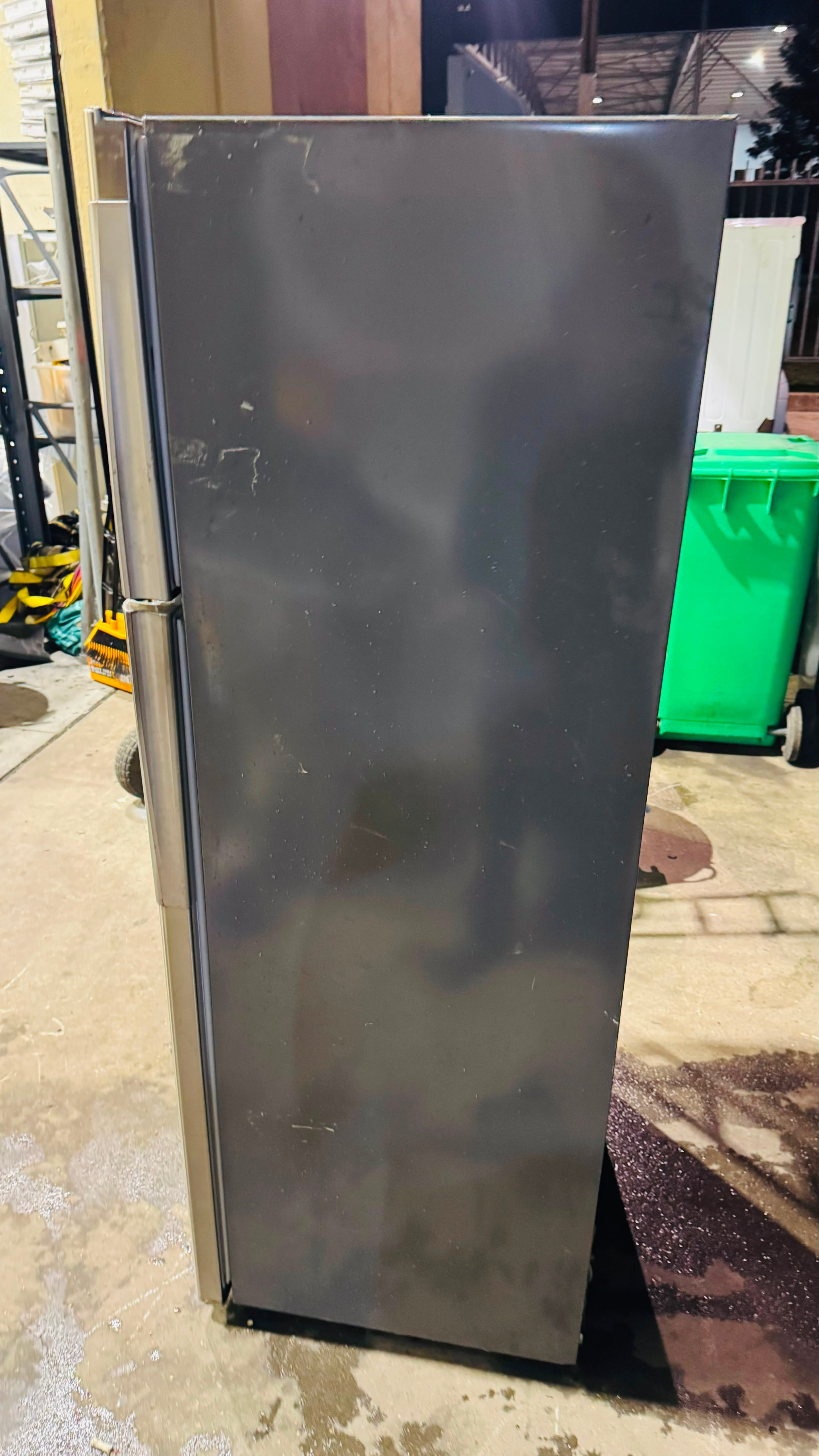 WESTINGHOUSE 390 LITRES FRIDGE FREEZER