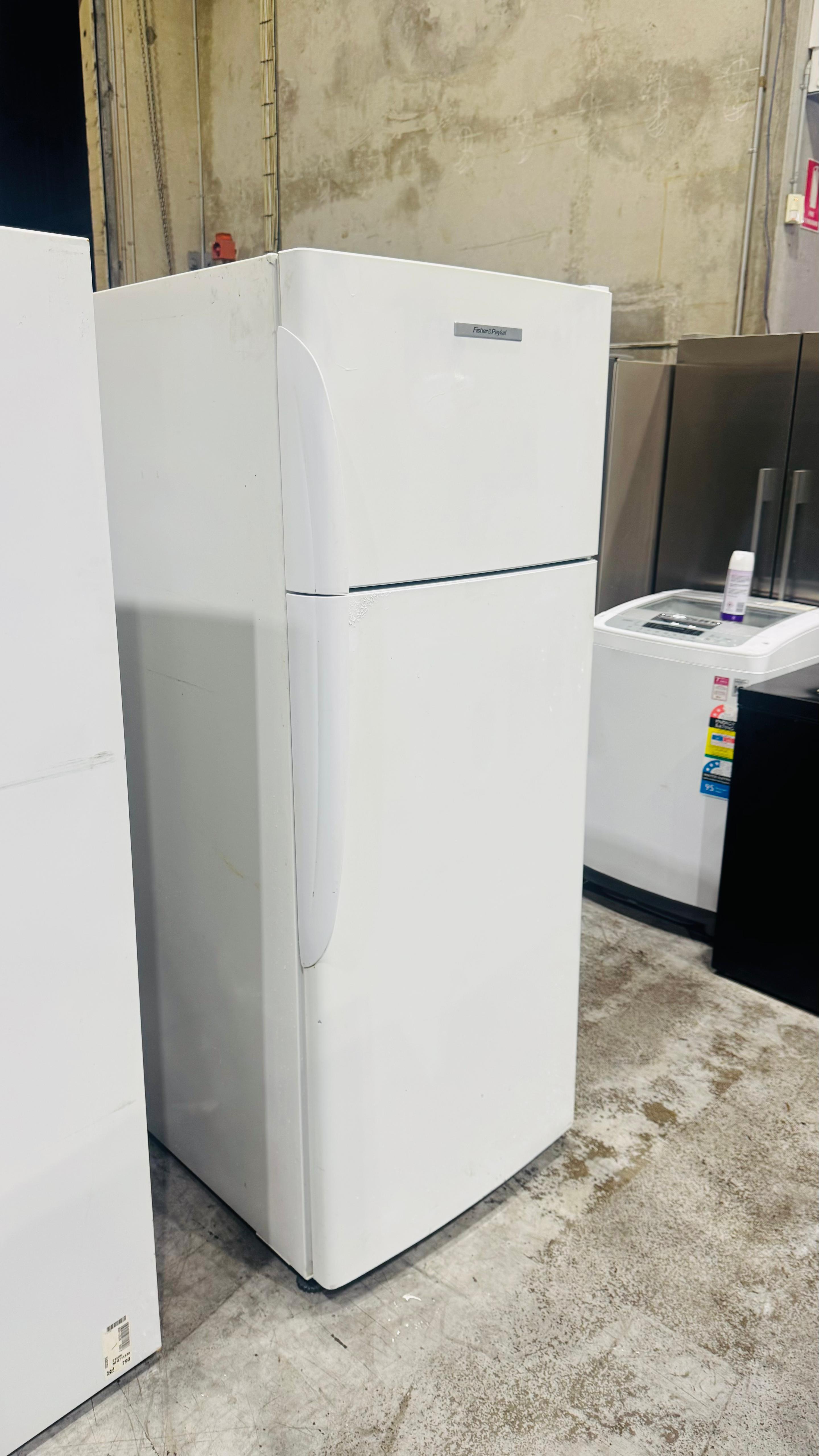 FISHER AND PAYKEL 447 LITRES FRIDGE FREEZER