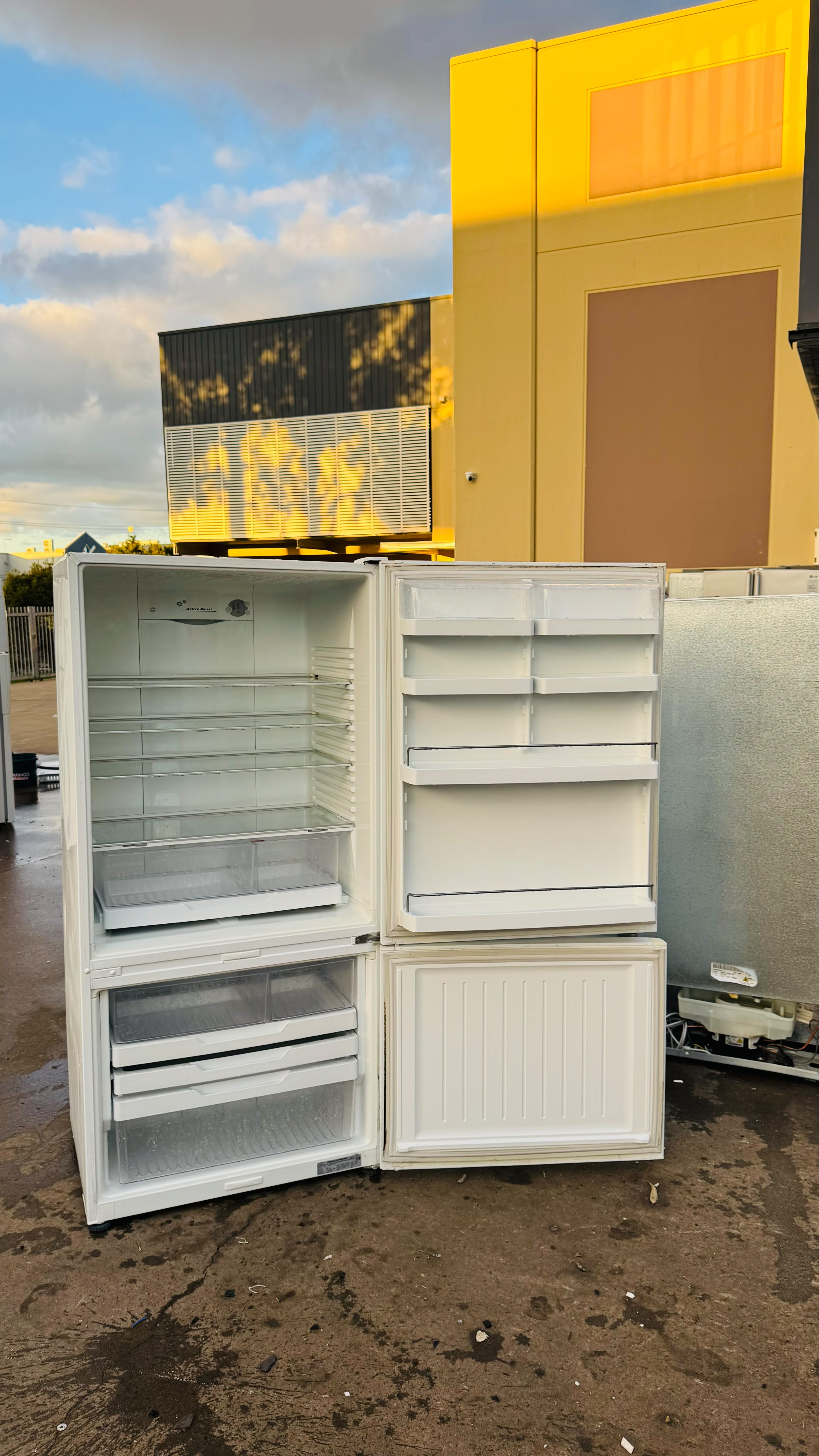 FISHER AND PAYKEL 519 LITRES FRIDGE FREEZER
