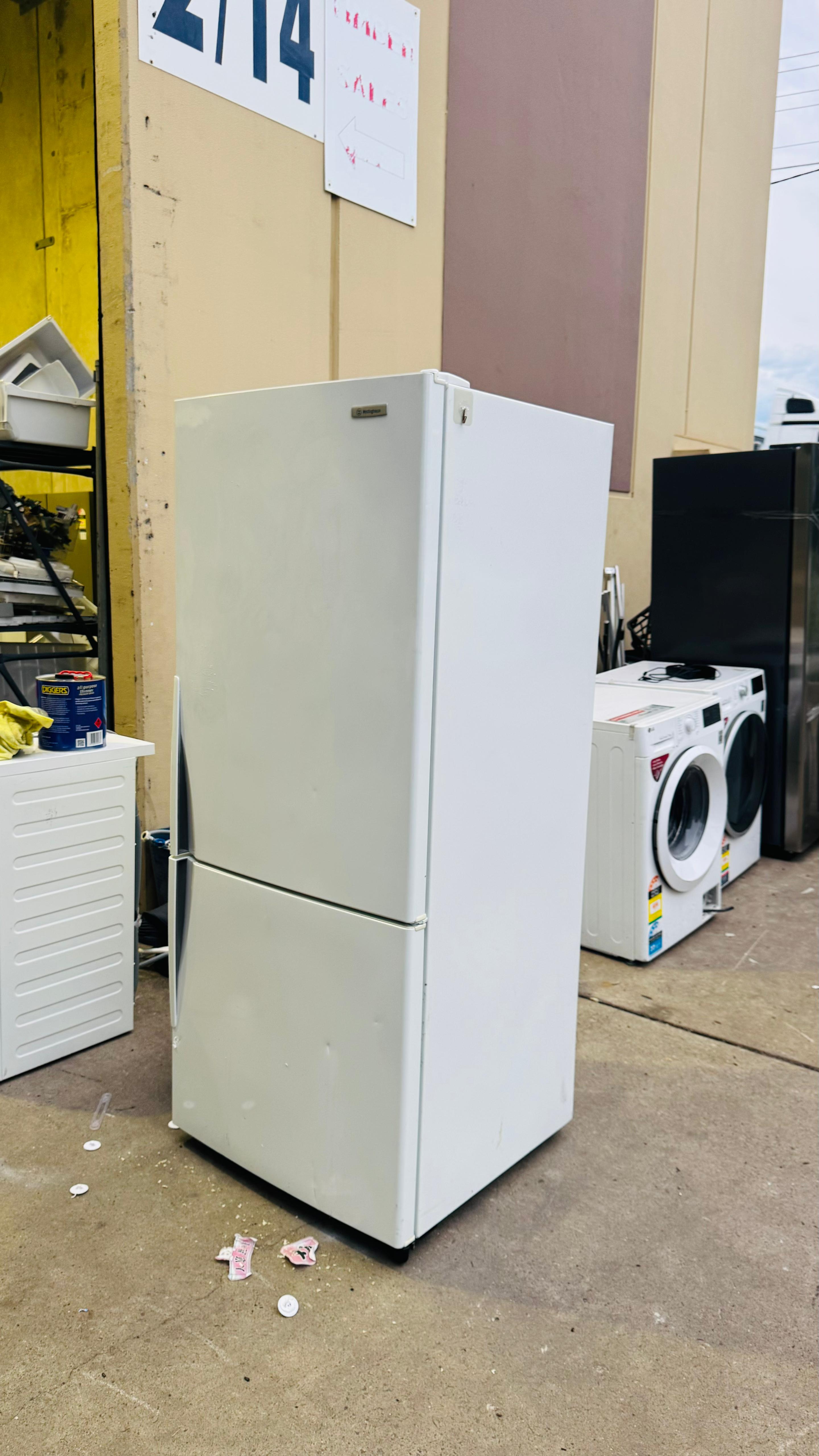 WESTINGHOUSE 430 LITRES FRIDGE FREEZER