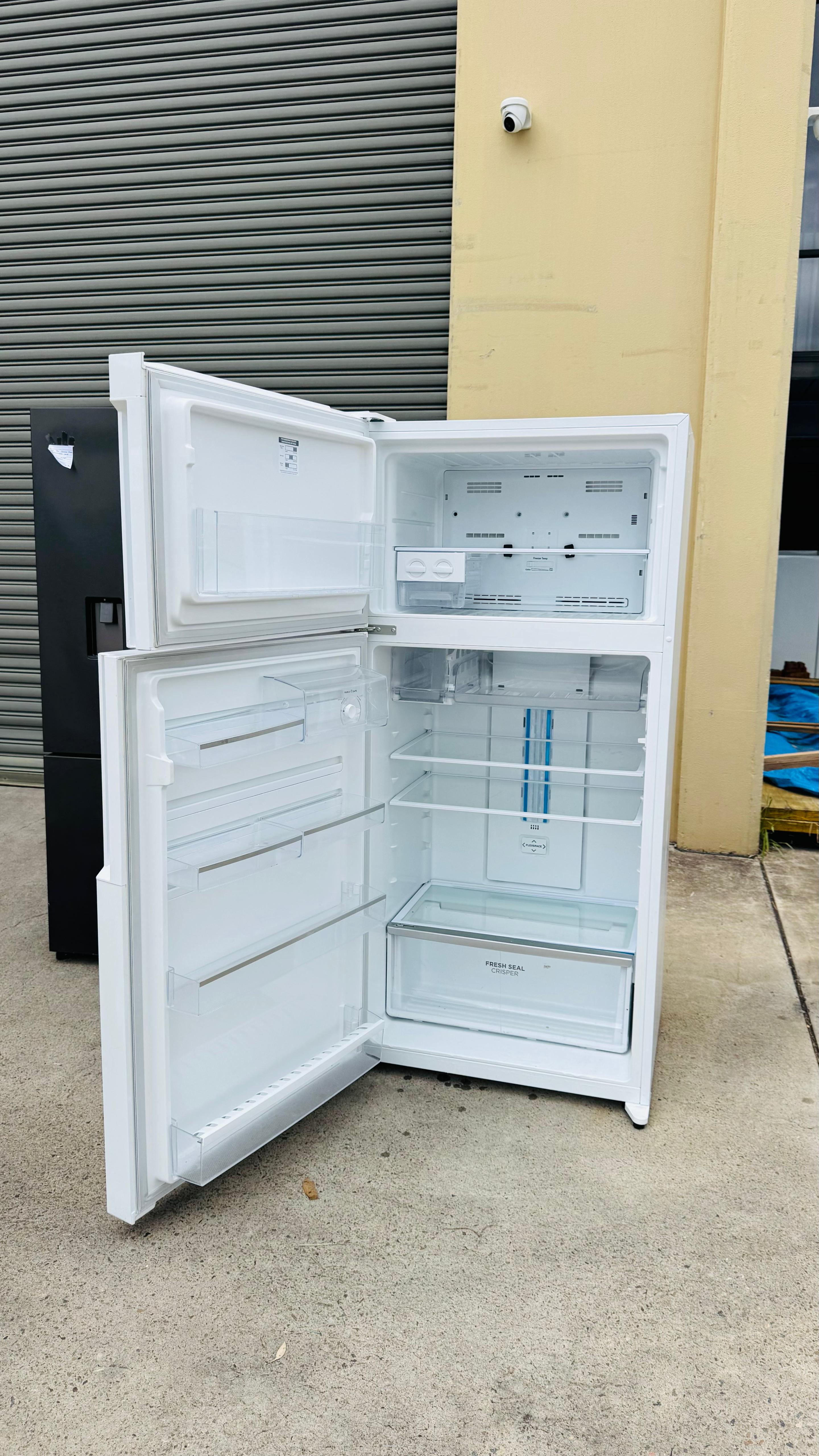 WESTINGHOUSE 536 LITRES FRIDGE FREEZER