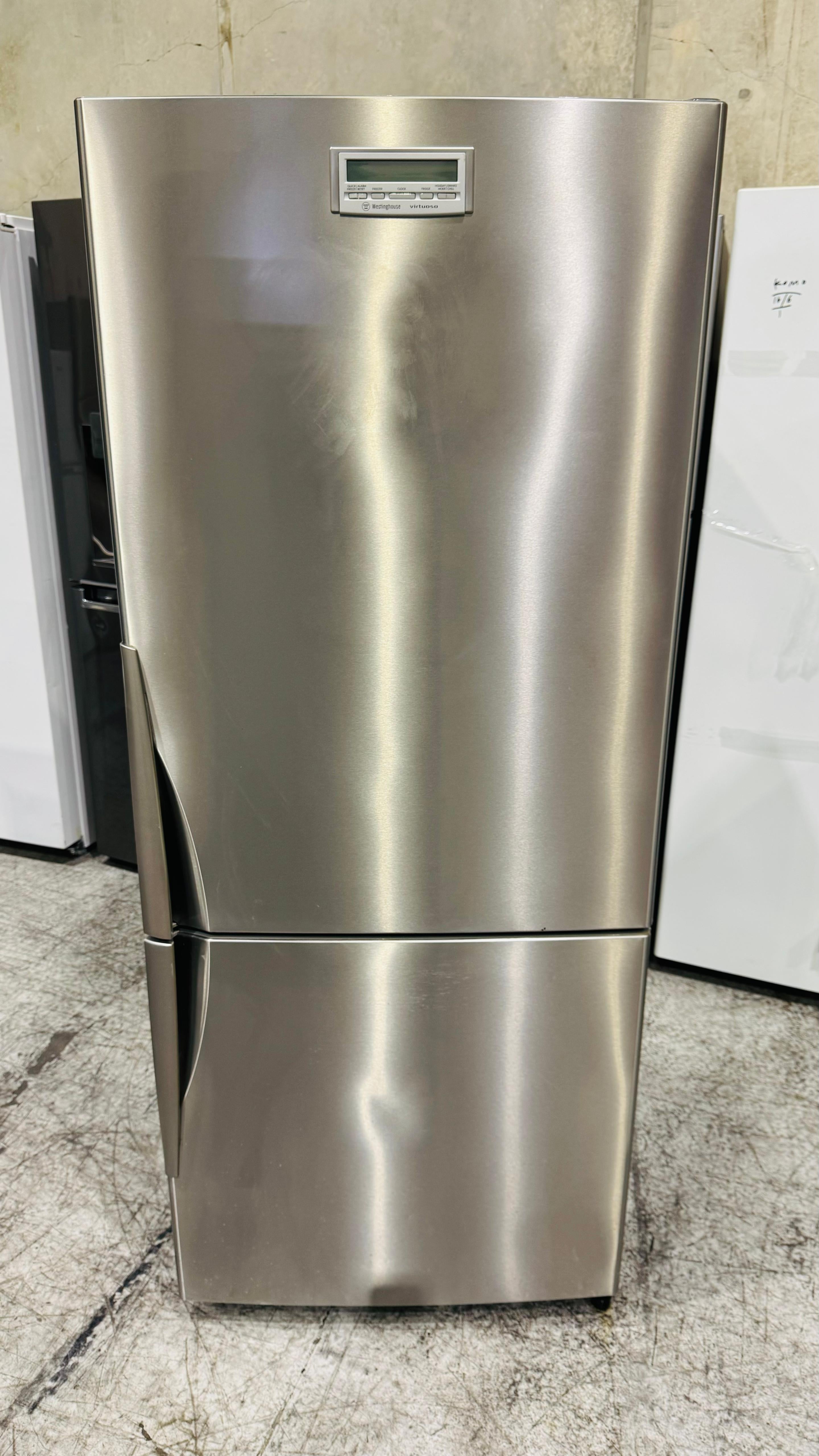 WESTINGHOUSE 430 LITRES FRIDGE FREEZER