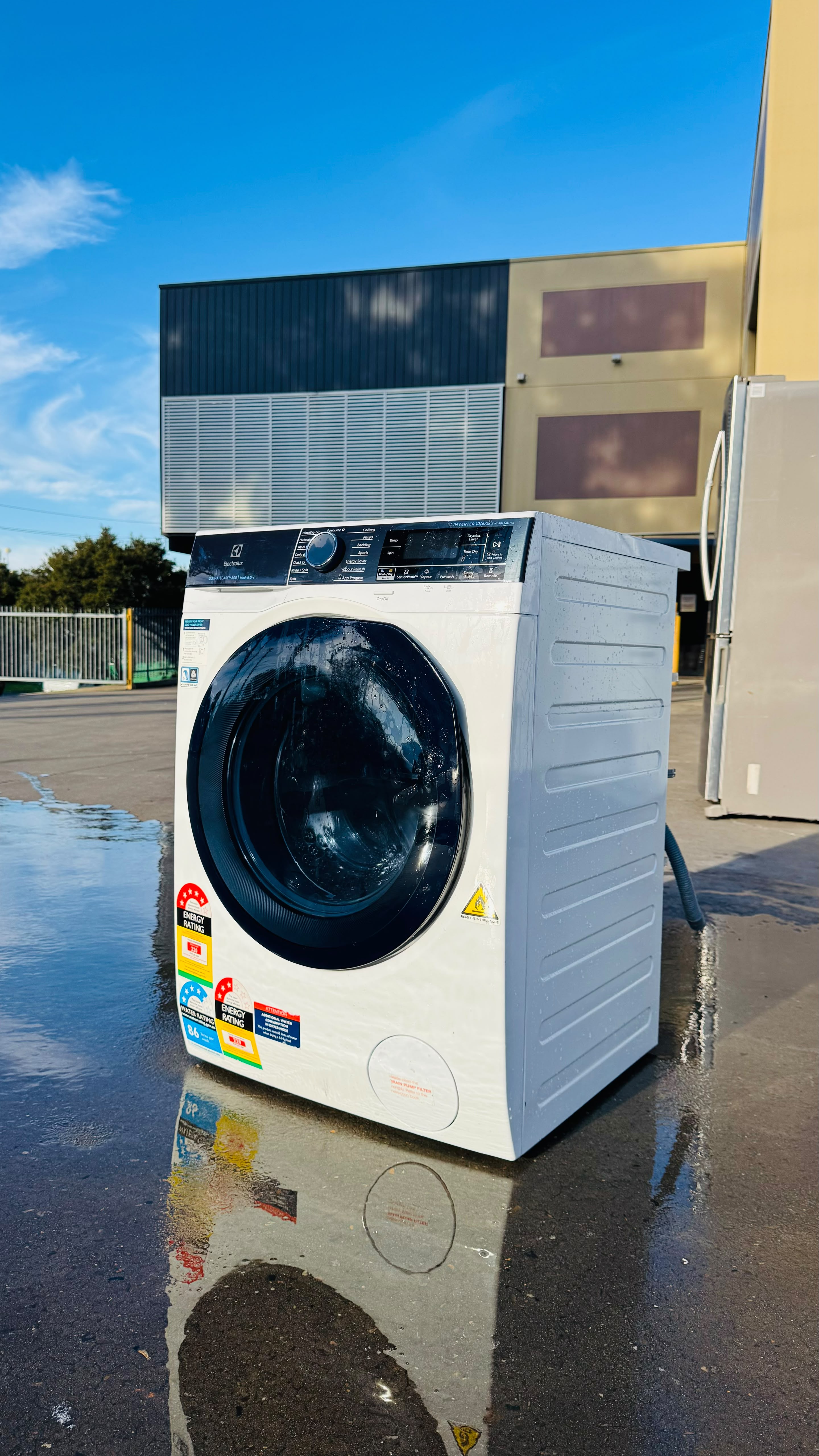 ELECTROLUX 10KGS FRONT LOADER WASHING MACHINE