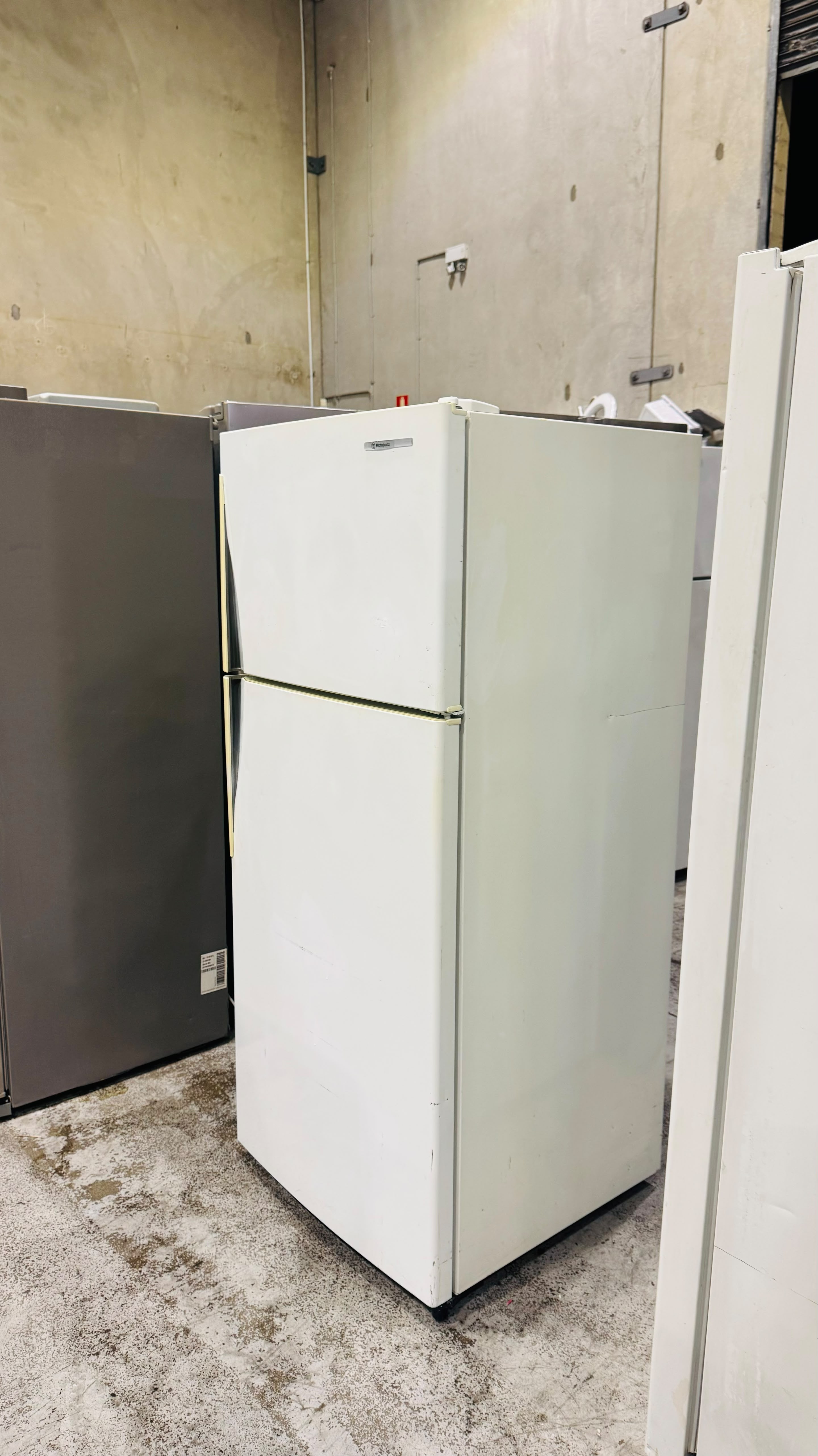 WESTINGHOUSE 420 LITRES FRIDGE FREEZER