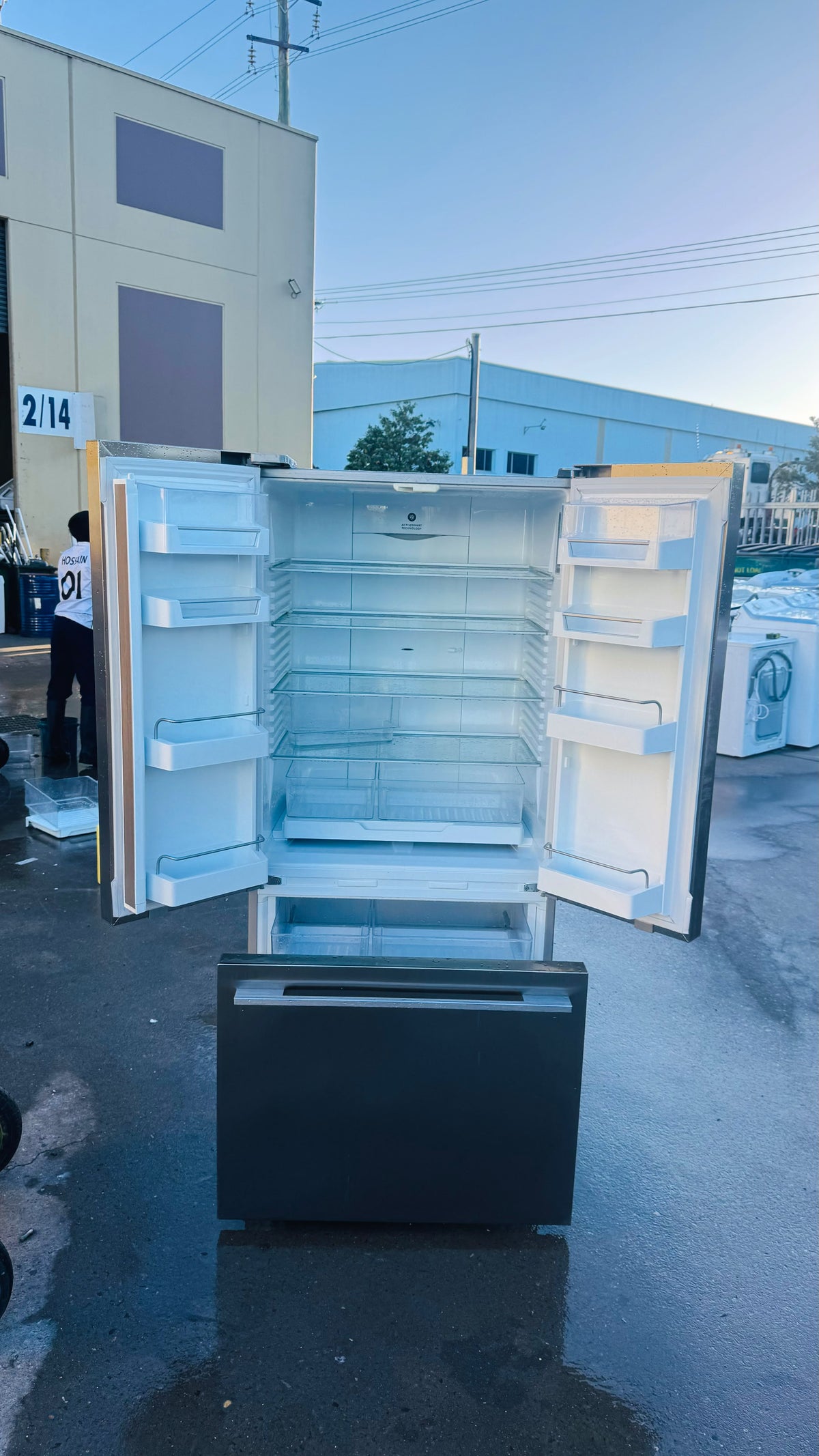 FISHER AND PAYKEL 519 LITRES FRENCH DOOR FRIDGE FREEZER