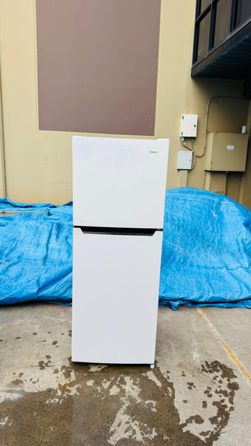 CHIQ 216 LITRES FRIDGE FREEZER