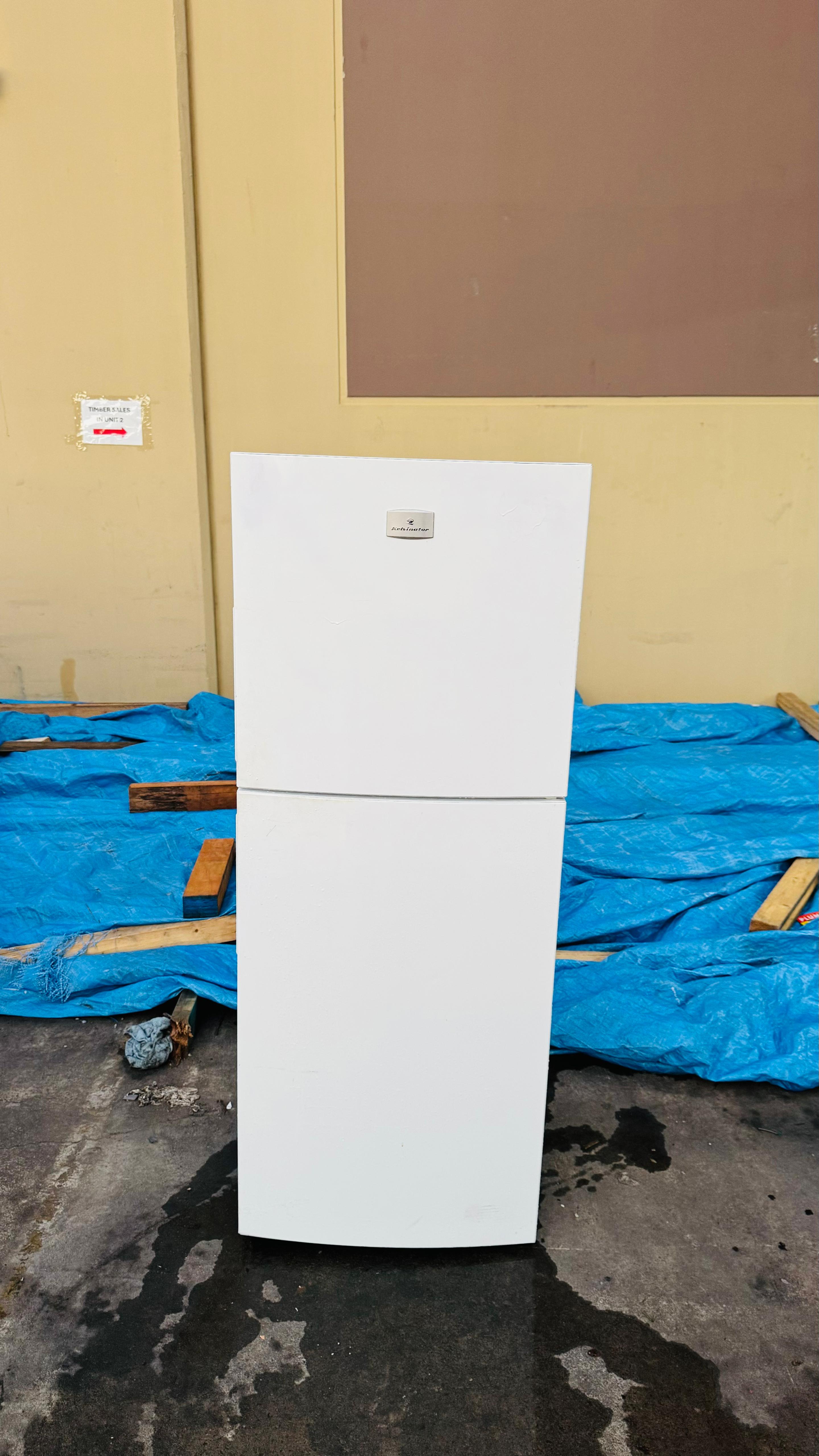 KELVINATOR 231 LITRES FRIDGE FREEZER