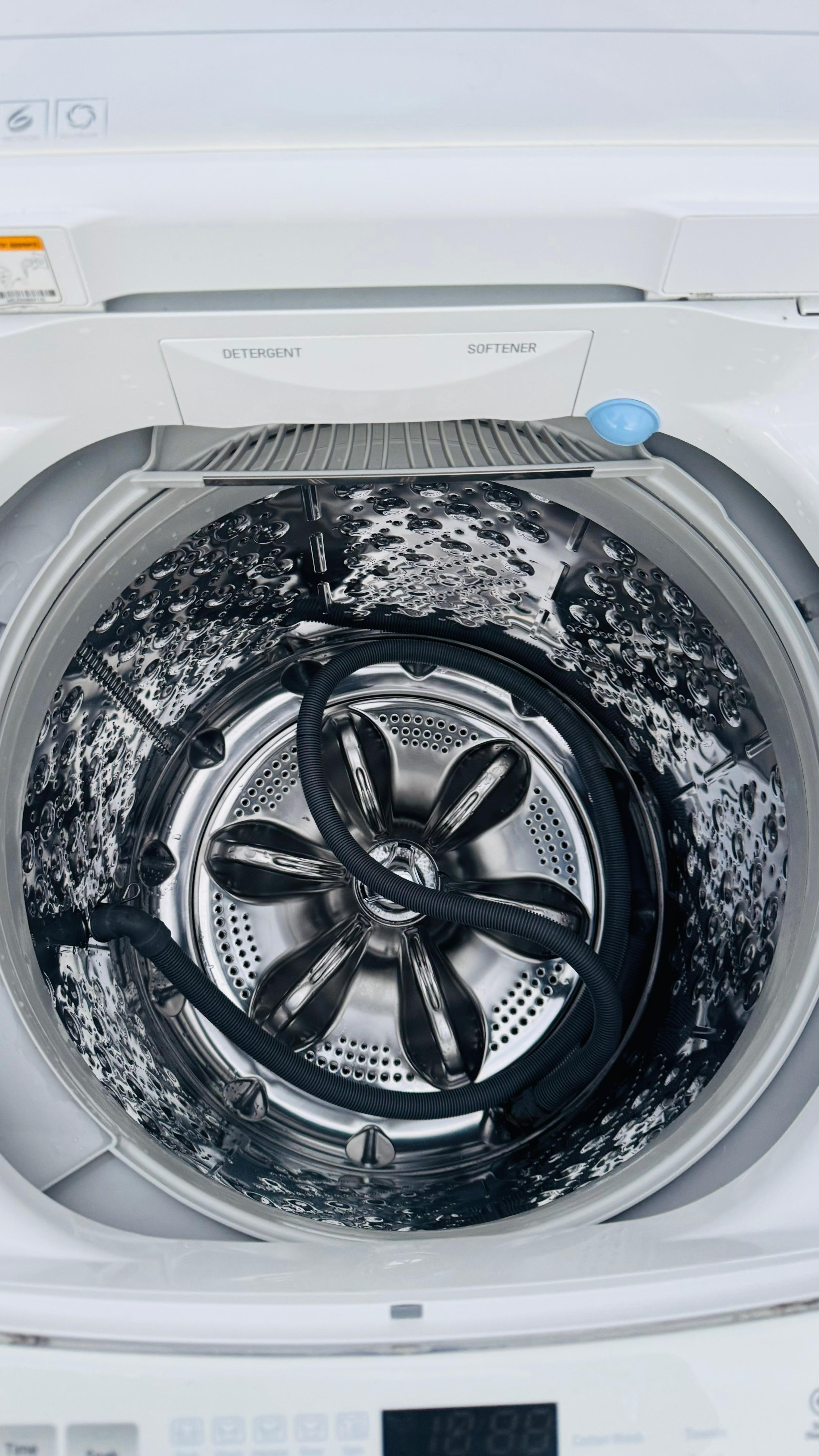 LG 7.5 KGS TOP LOADER WASHING MACHINE