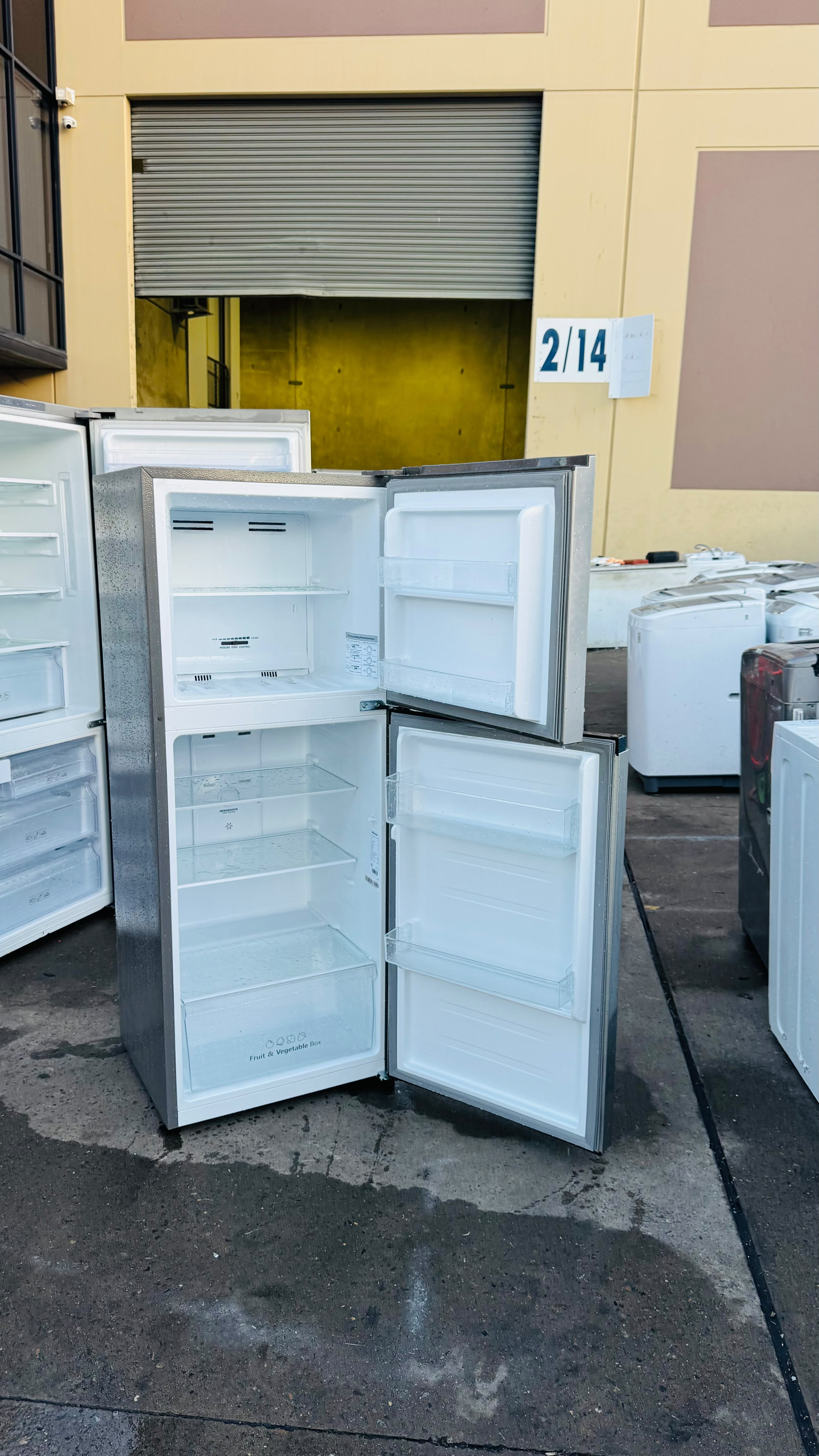 HISENSE 205 LITRES FRIDGE FREEZER