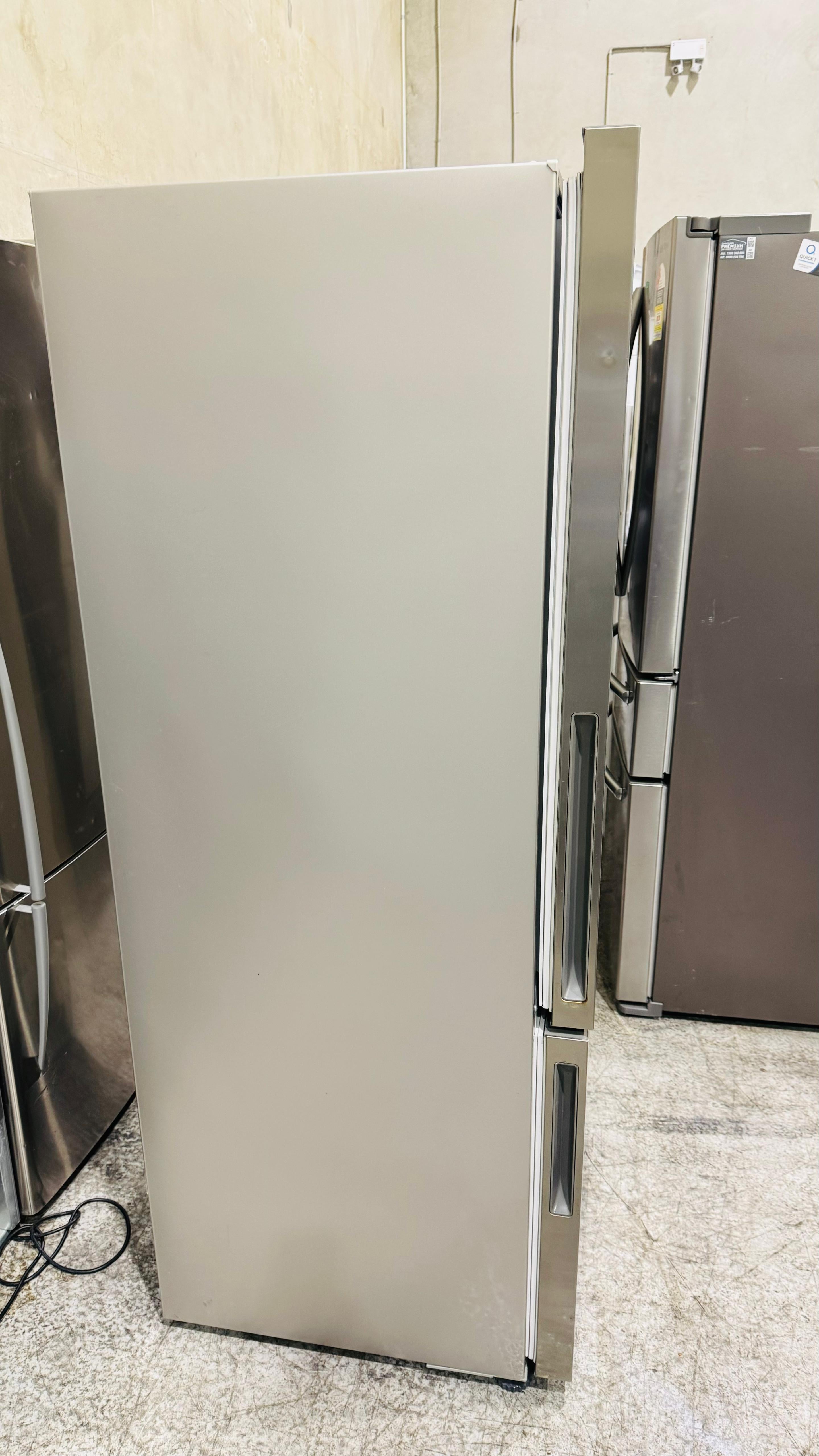 FISHER AND PAYKEL 442 LITRES FRIDGE FREEZER