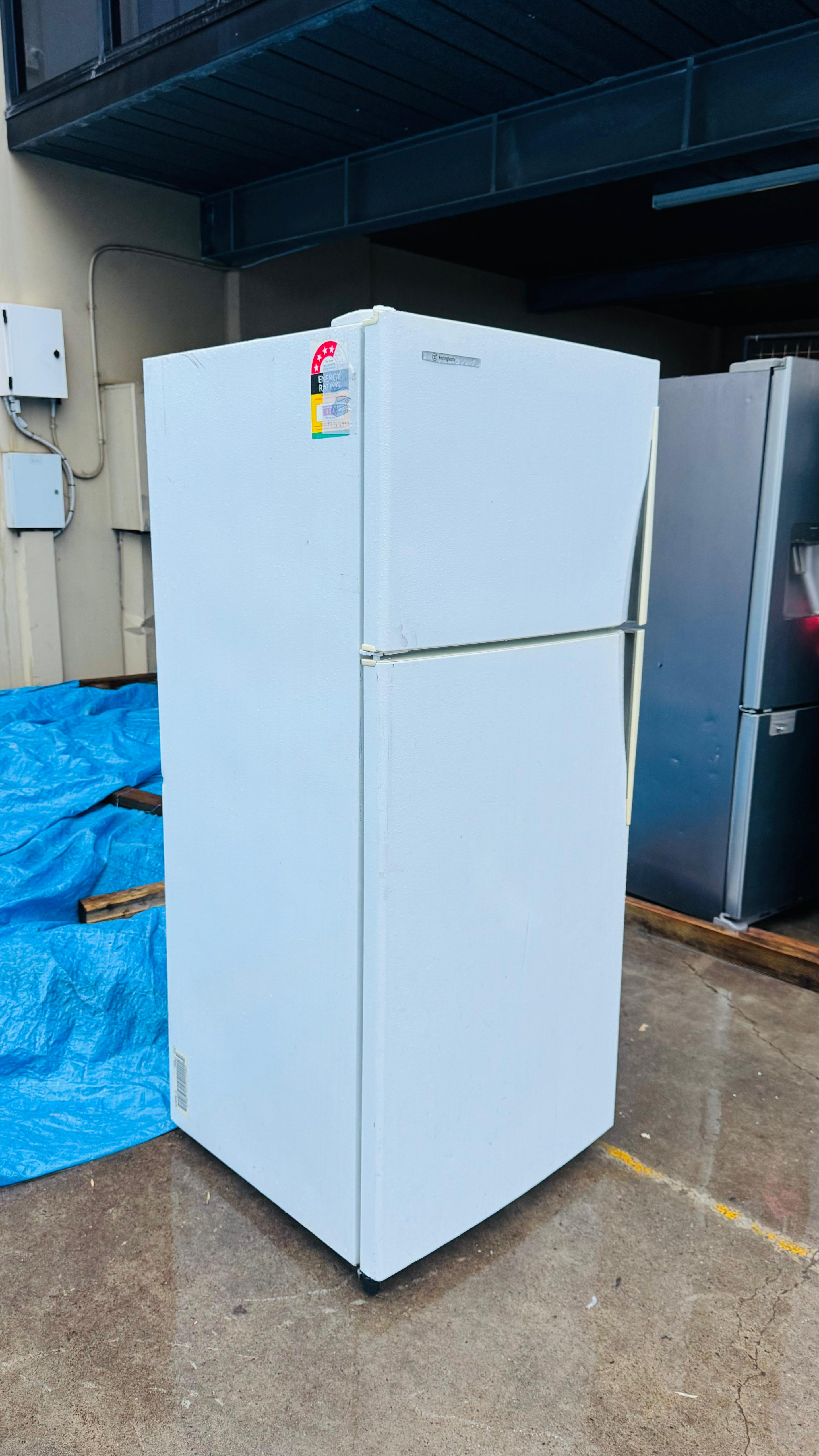WESTINGHOUSE 420 LITRES FRIDGE FREEZER