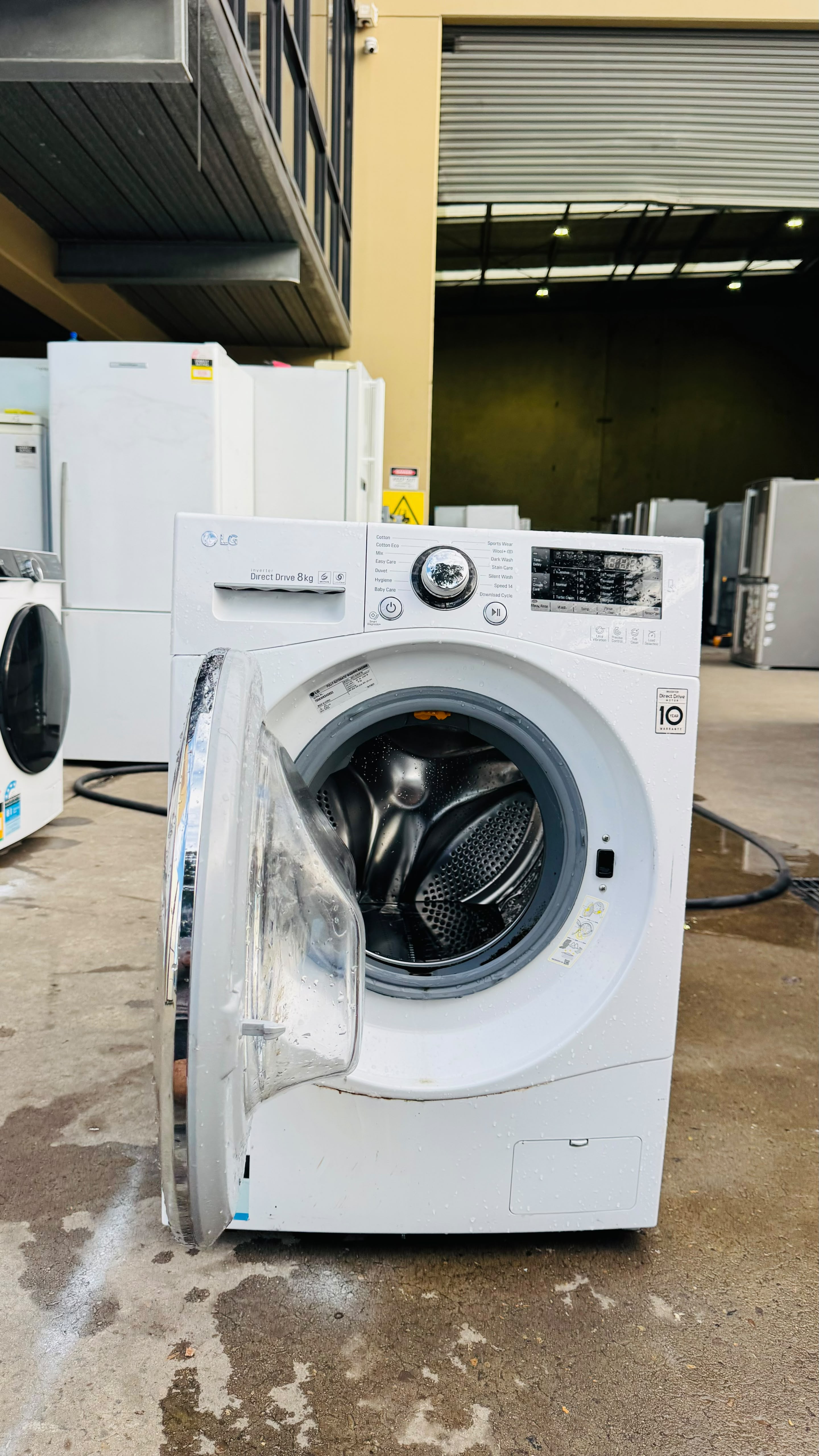 LG 8KGS FRONT LOADER WASHING MACHINE