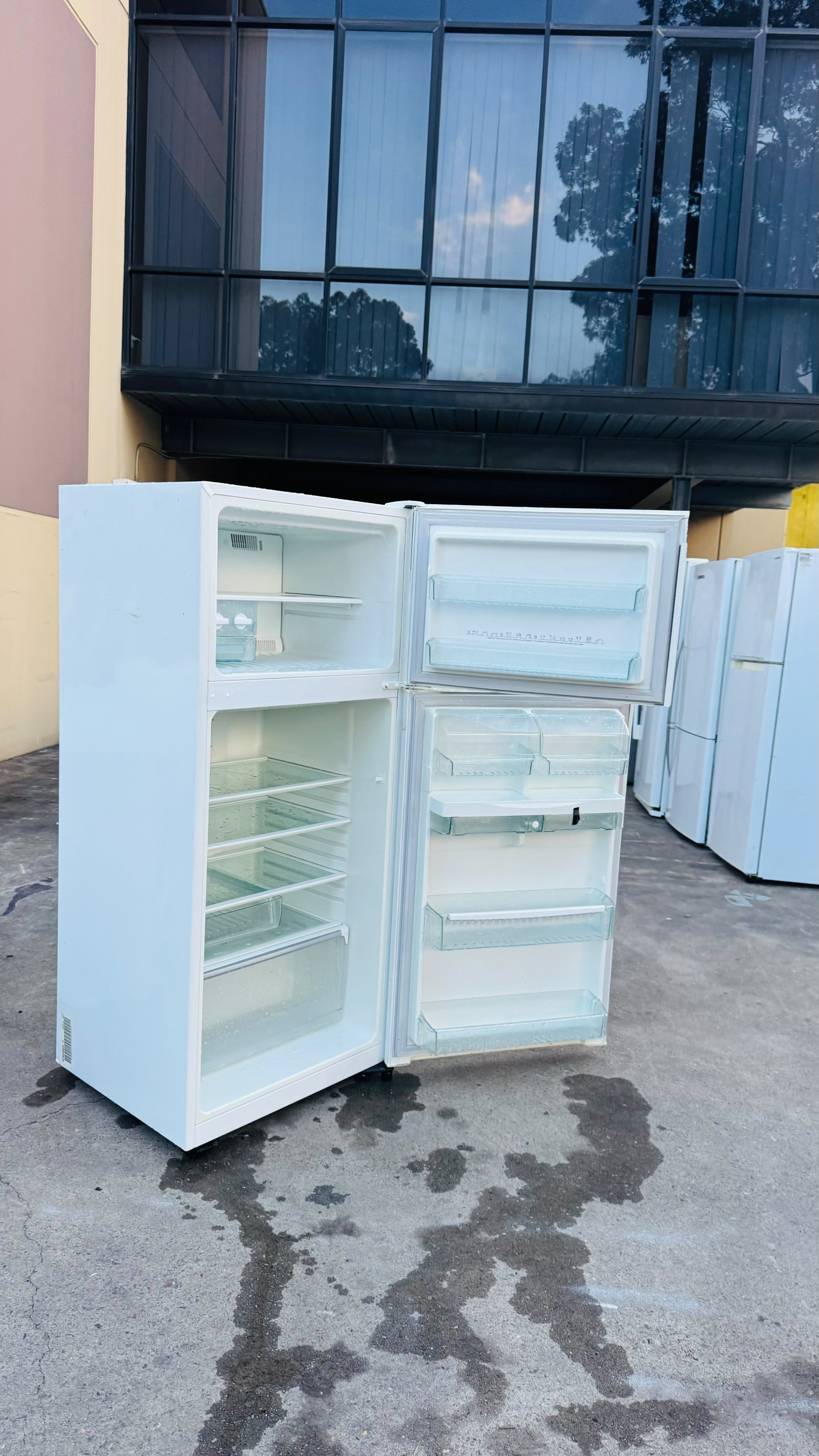 WESTINGHOUSE 420 LITRES FRIDGE FREEZER