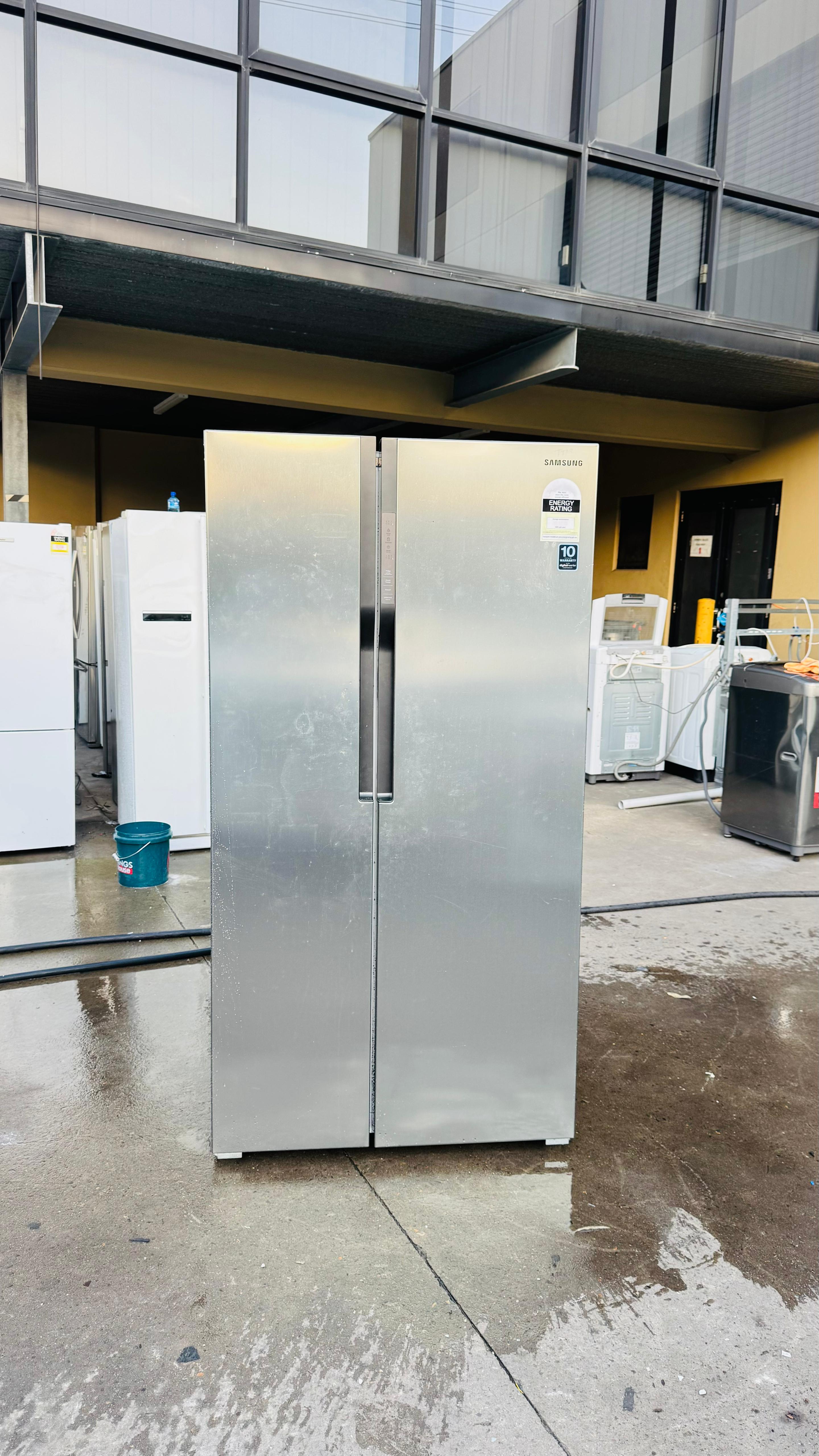 SAMSUNG 584 LITRES SIDE BY SIDE DOOR FRIDGE FREEZER