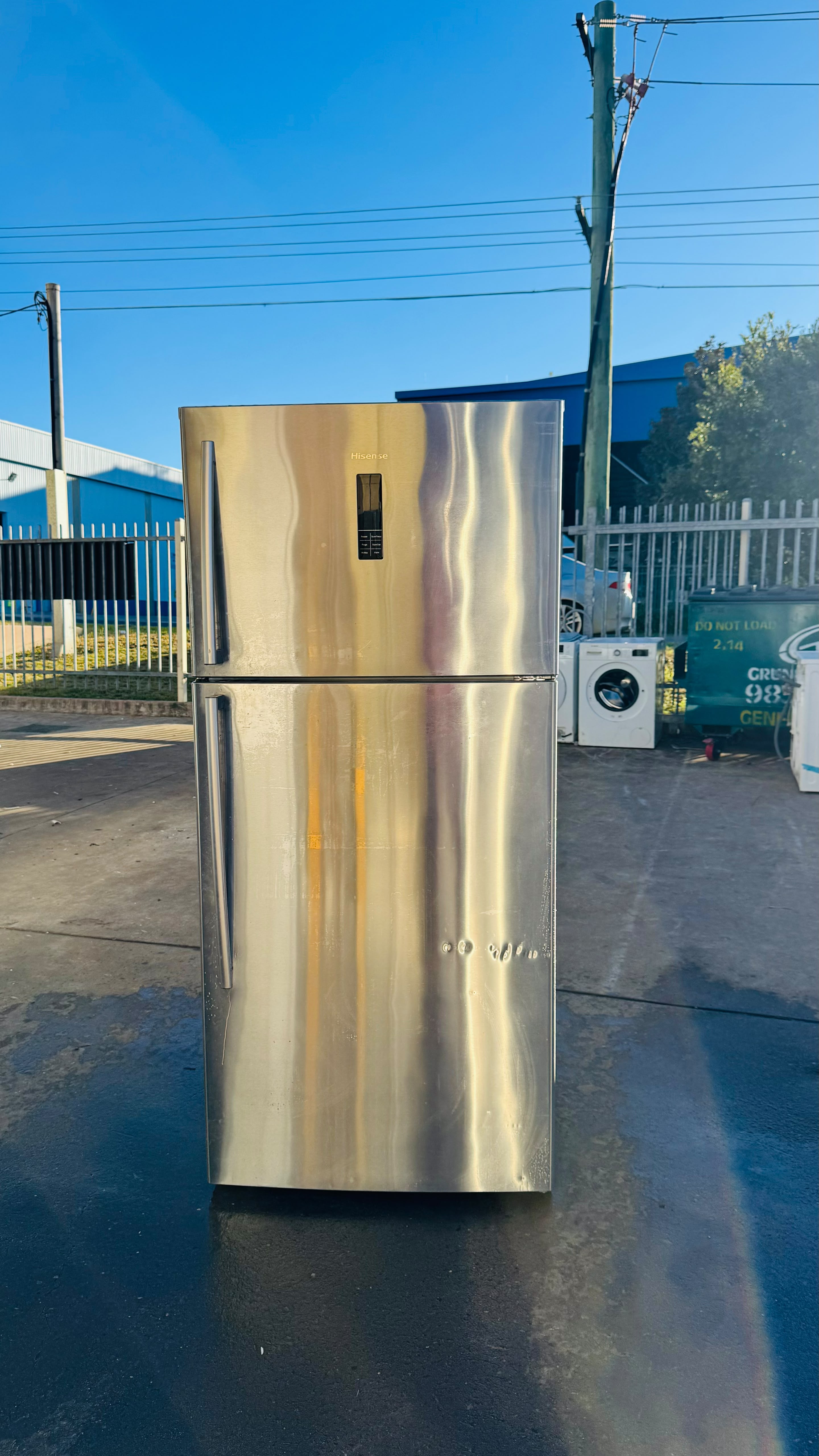 HISENSE 526 LITRES FRIDGE FREEZER