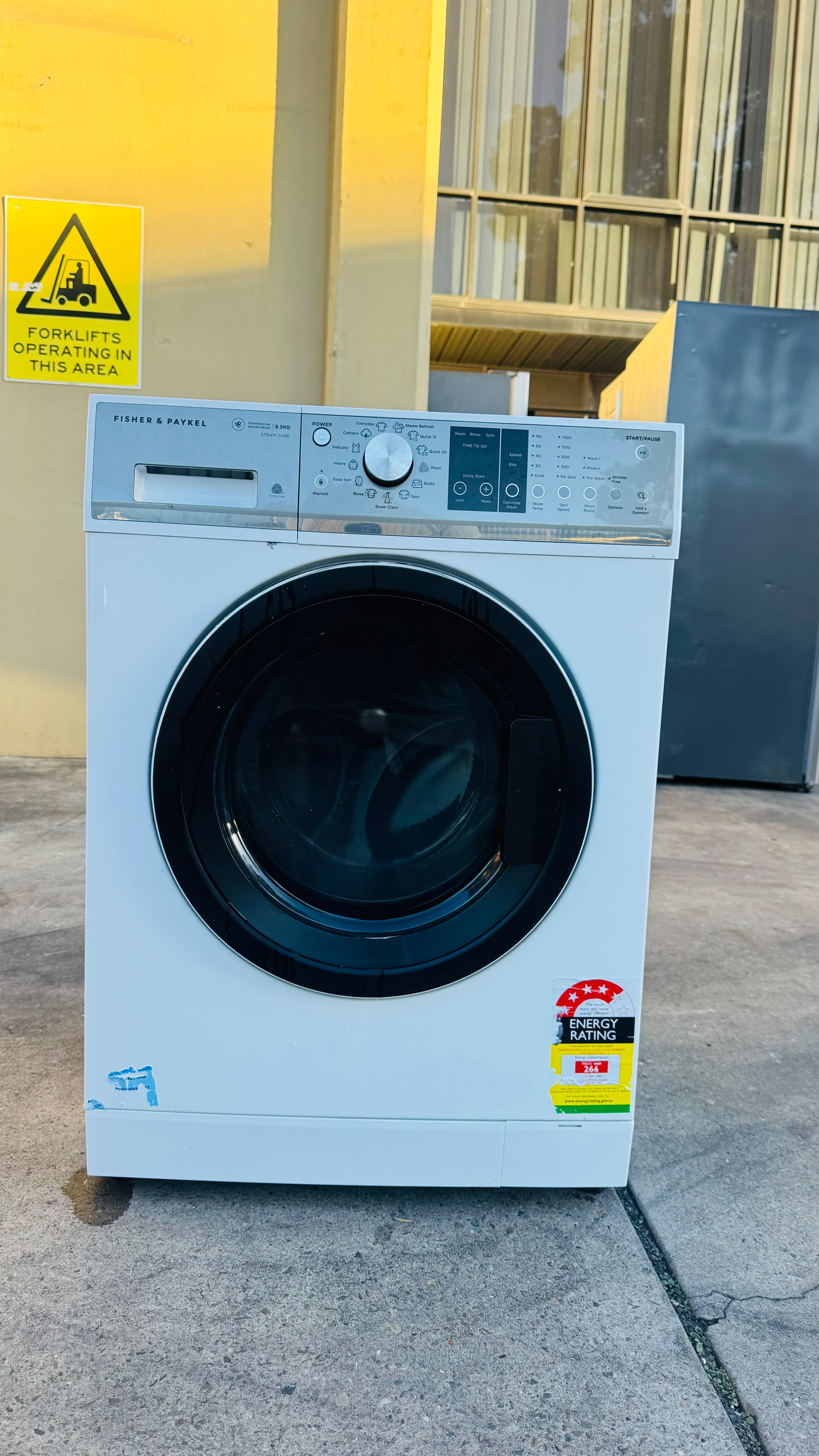 FISHER AND PAYKEL 8.5KGS FRONT LOADER WASHING MACHINE