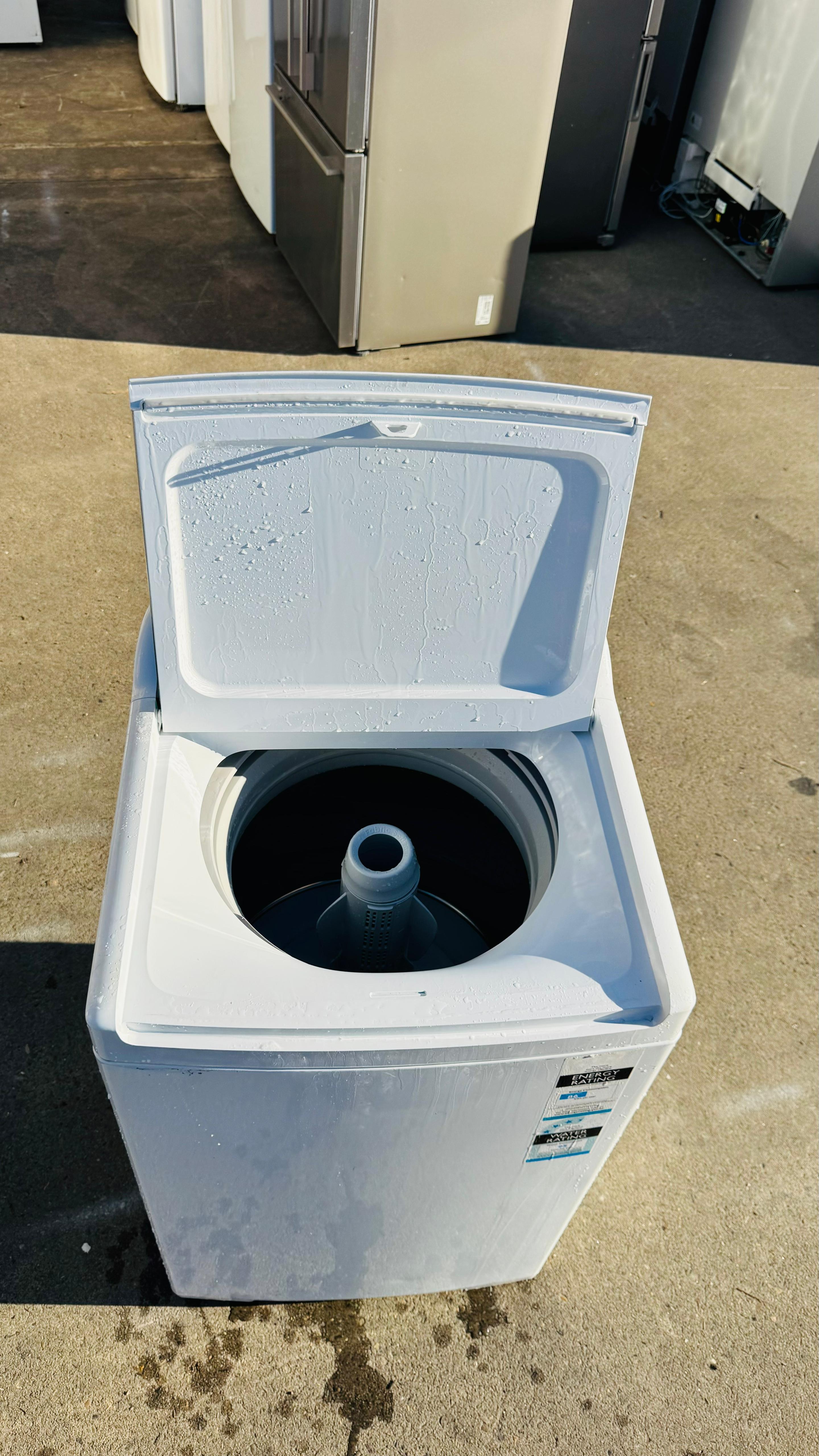 FISHER AND PAYKEL 8KGS TOP LOADER WASHING MACHINE
