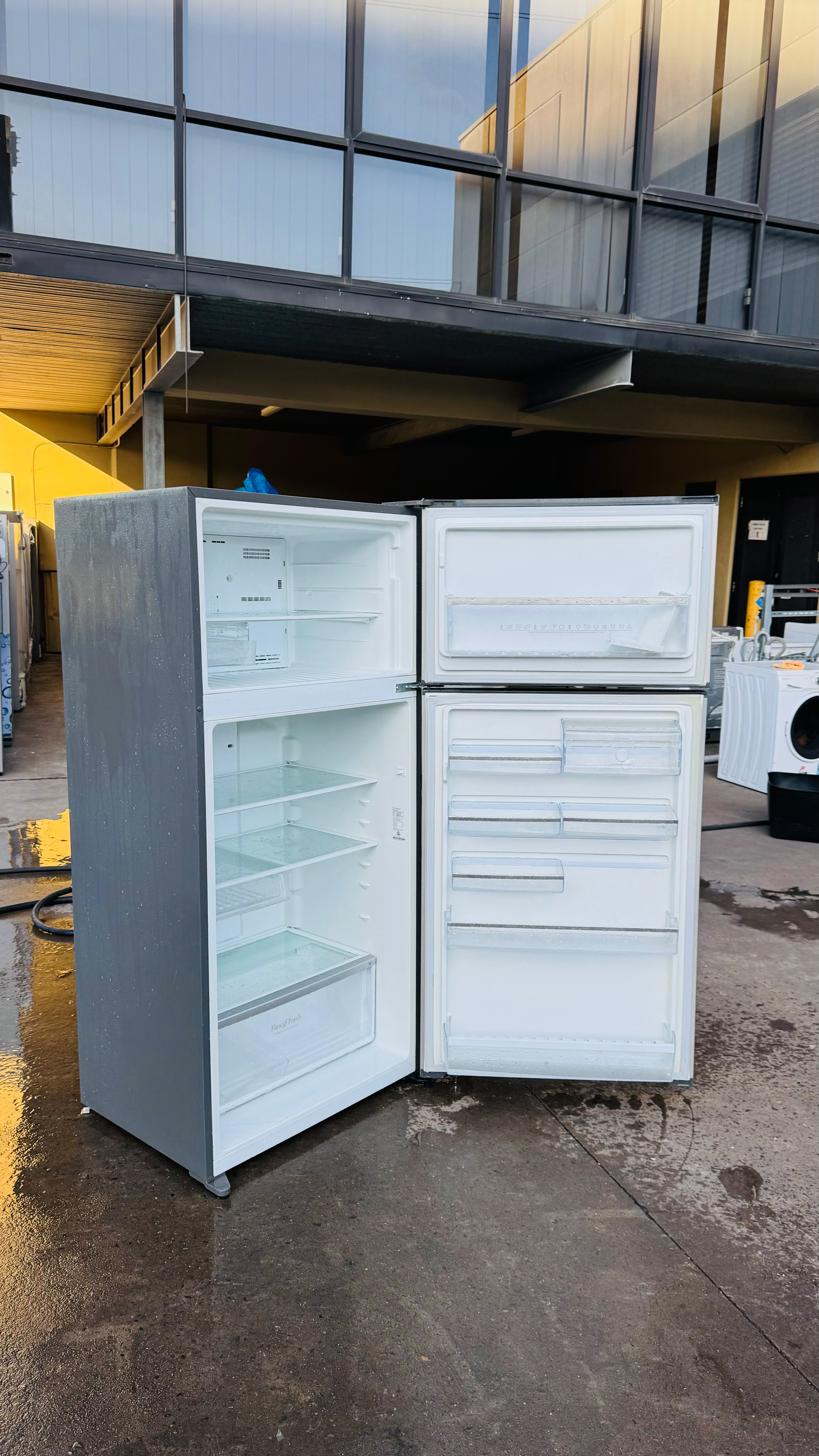 WESTINGHOUSE 538 LITRES FRIDGE FREEZER