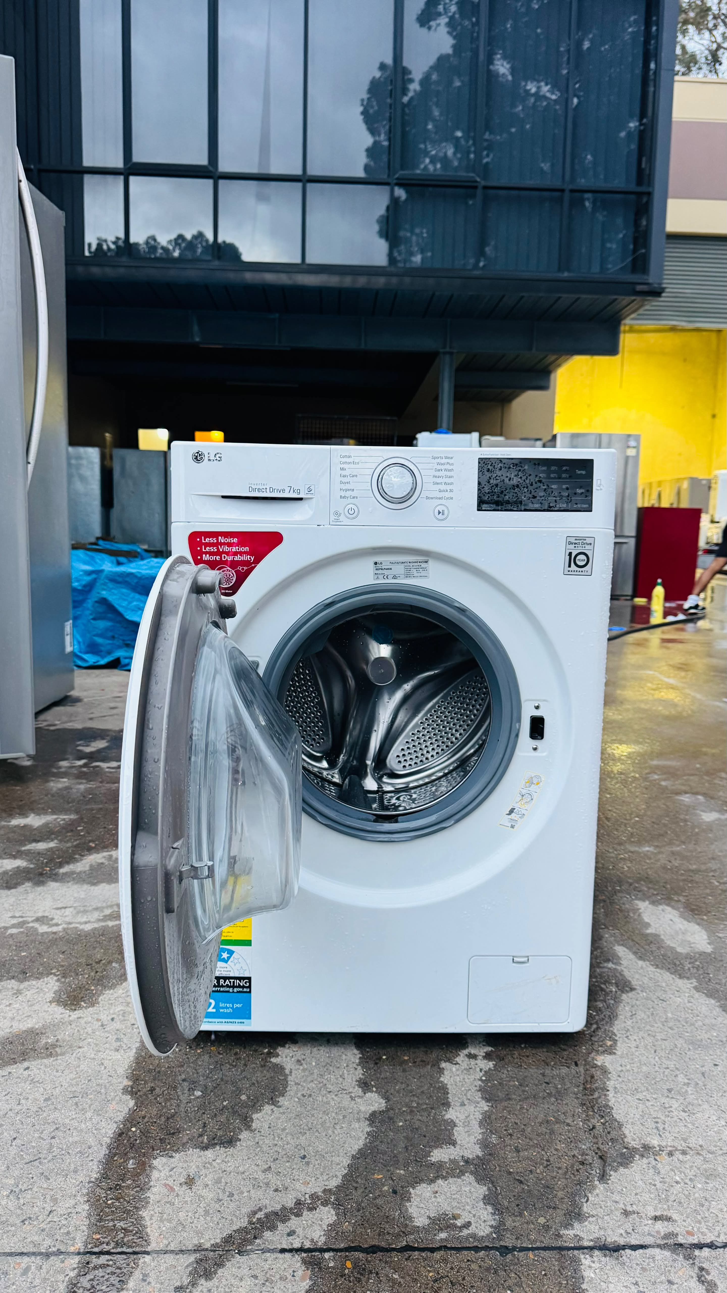 LG 7KGS FRONT LOADER WASHING MACHINE